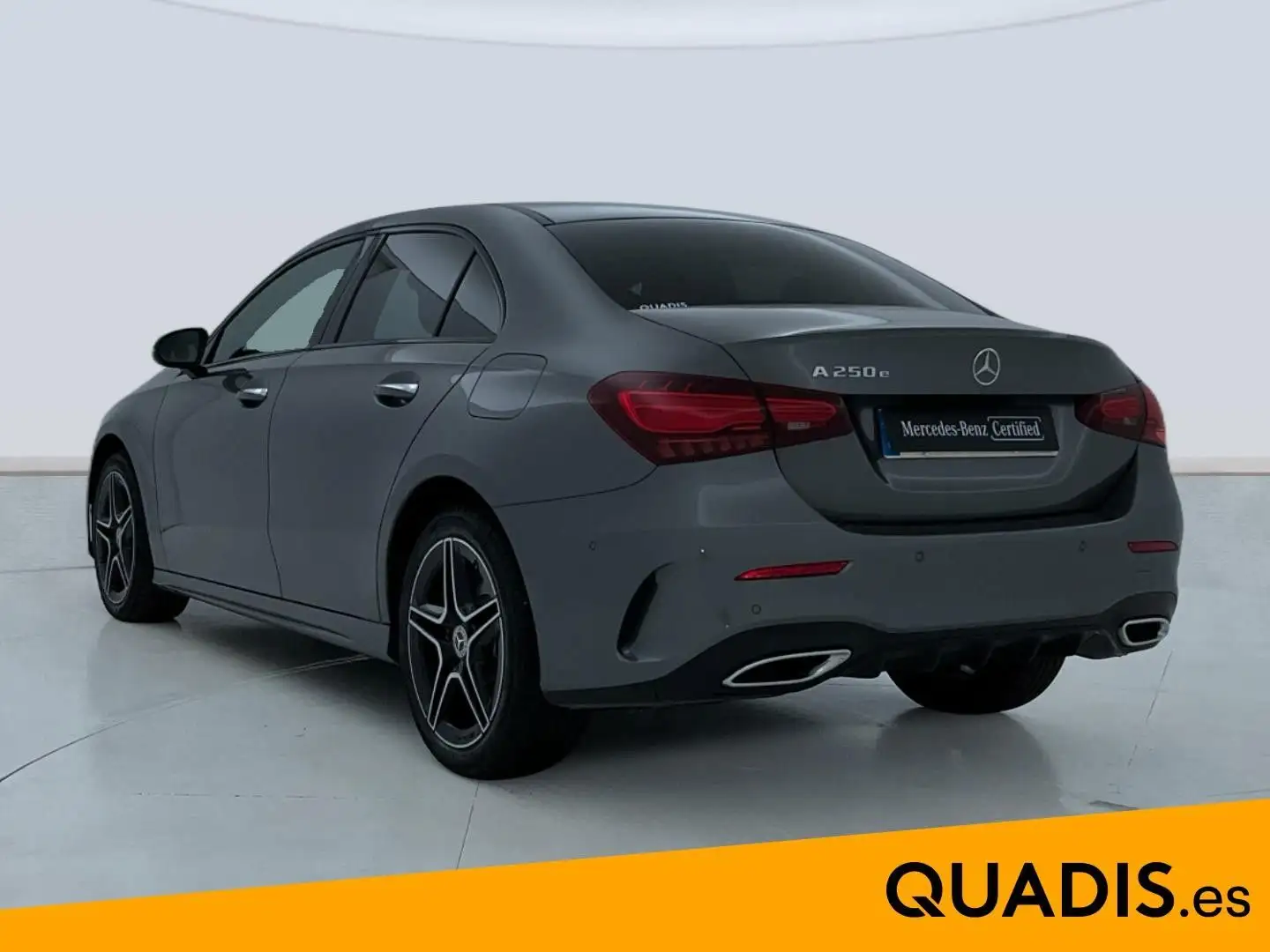 Mercedes-Benz A 250 250e Sedán 8G-DCT Grau - 2