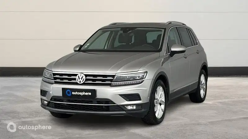 VOLKSWAGEN Tiguan