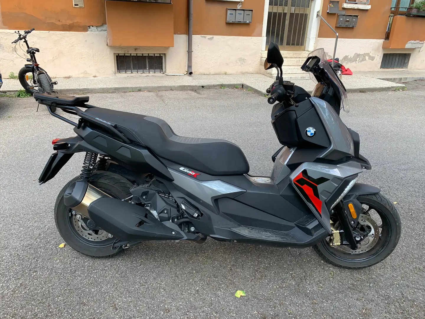 BMW C 400 X BMW C400X  Scooter Šedá - 2