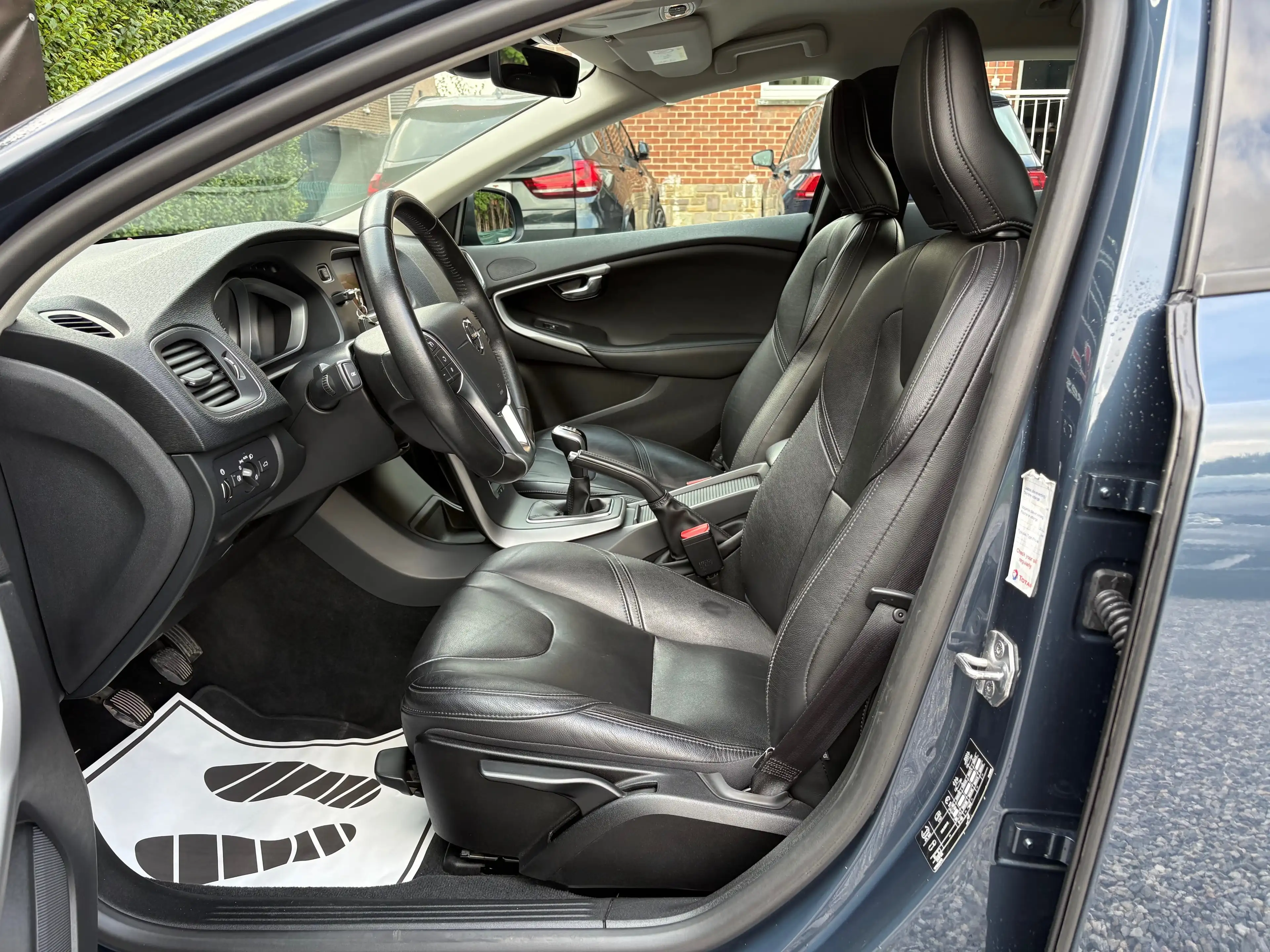 Volvo V40 Facelift-2.0d-88kw-Euro6b-Cuir-Led-Gps-Cruise Control-Attache Remorque...Garantie 12mois! — photo 6