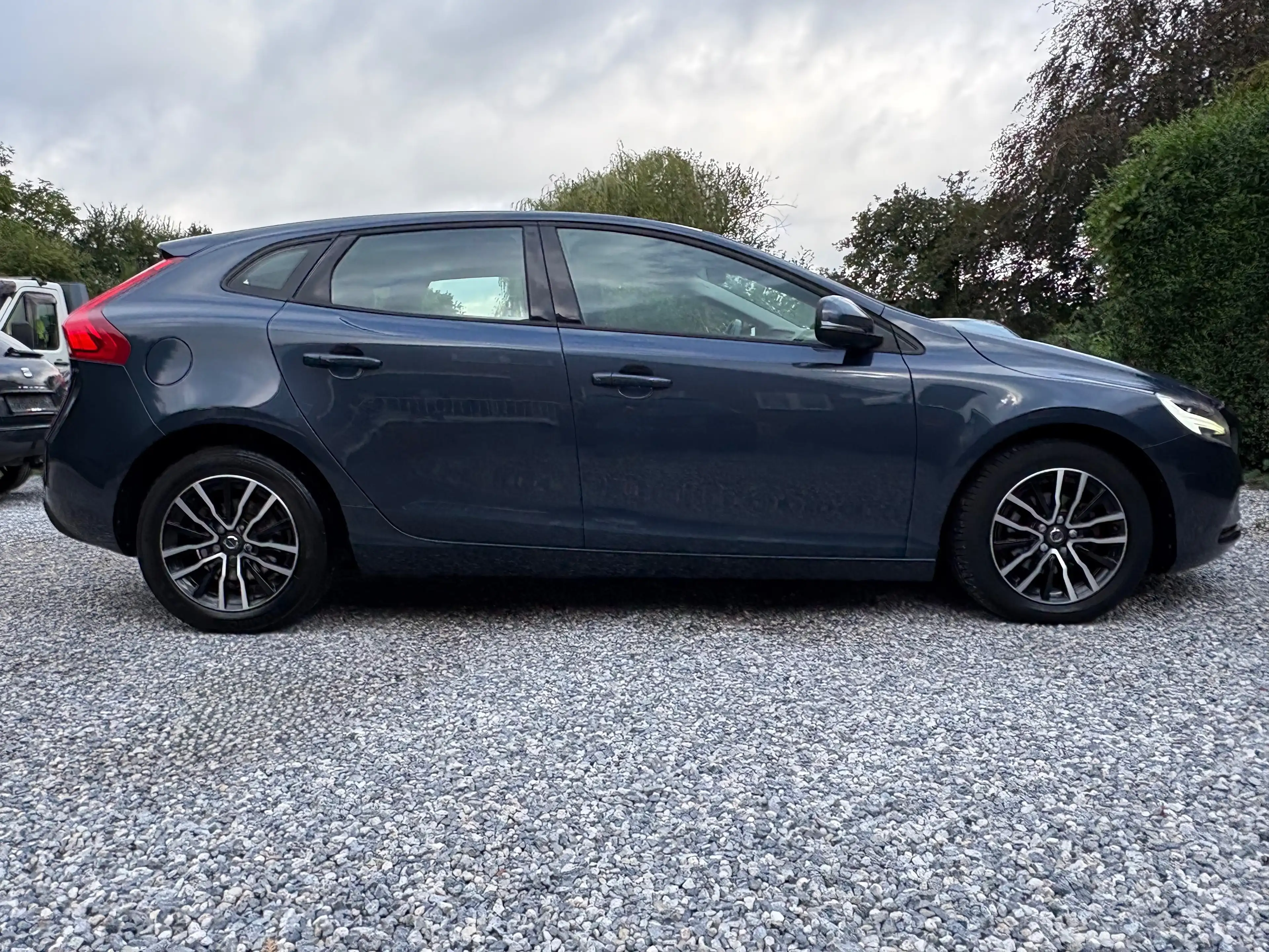 Volvo V40 Facelift-2.0d-88kw-Euro6b-Cuir-Led-Gps-Cruise Control-Attache Remorque...Garantie 12mois! — photo 15