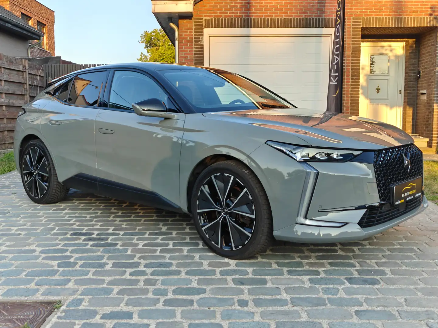 DS Automobiles DS 4 La Première E-TENSE 225 Grijs - 2