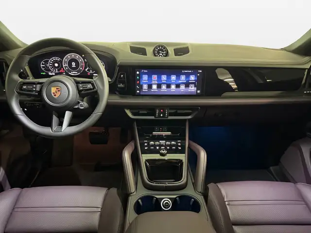 Porsche Cayenne view 11
