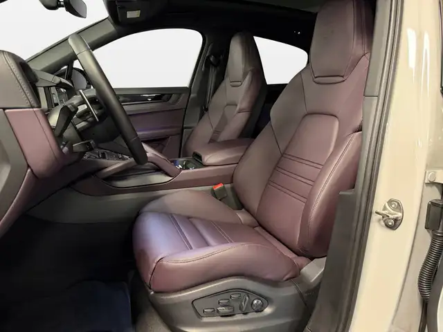 Porsche Cayenne view 14