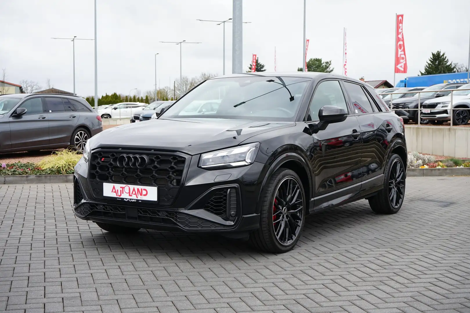Audi SQ2 2.0 TFSI quattro LED Navi AHK Tempomat DAB Schwarz - 2