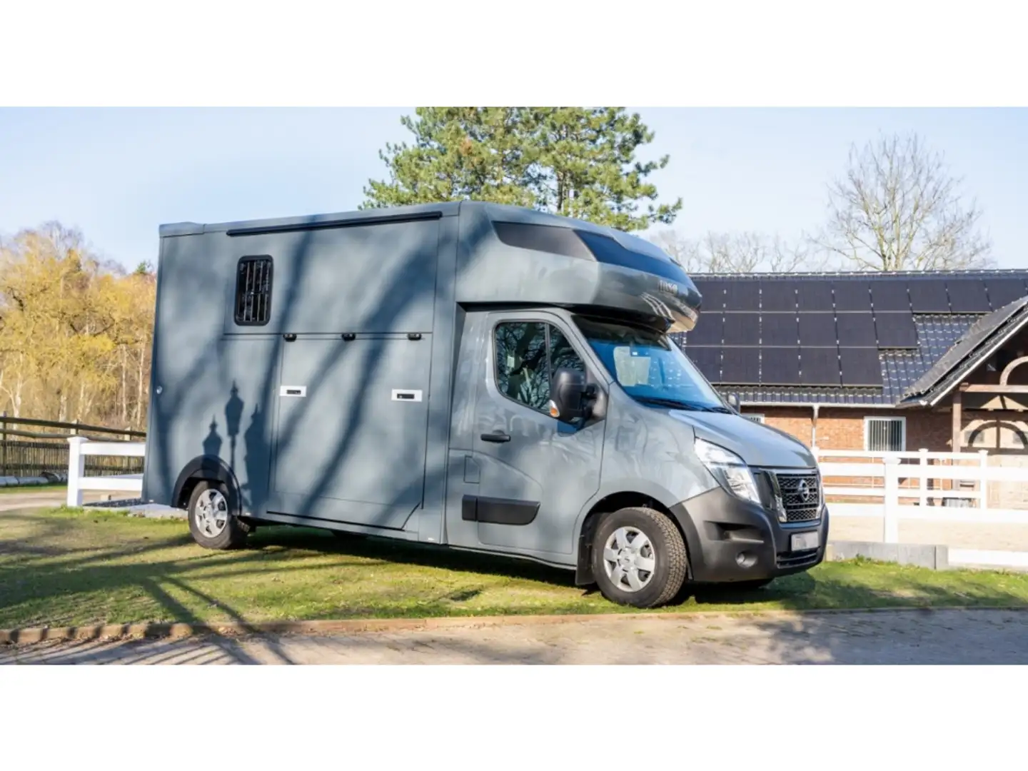 Nissan Interstar Stablehopper Stallion Light SafetyPack Grijs - 2