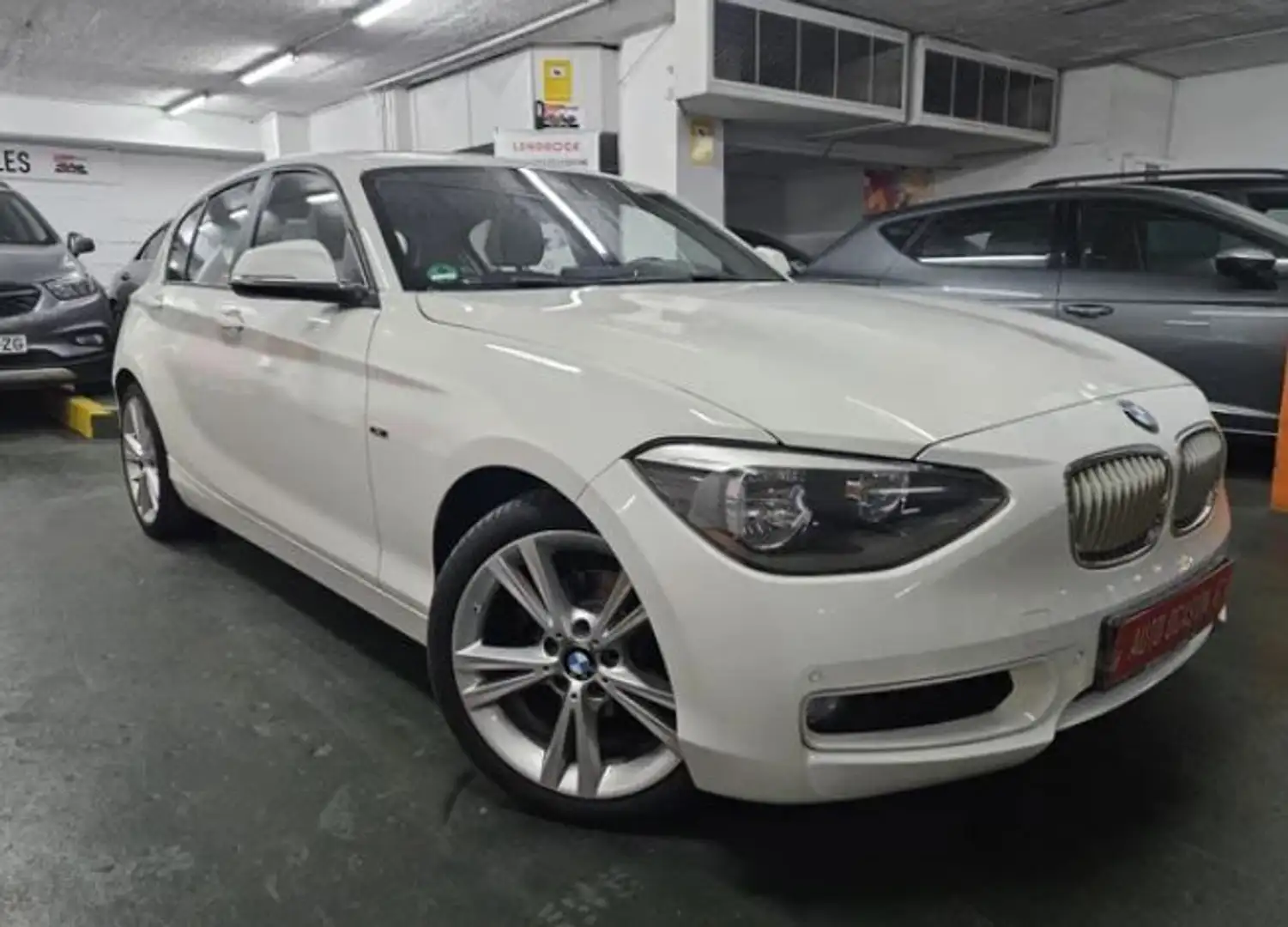 BMW 118 118dA Sport - 1