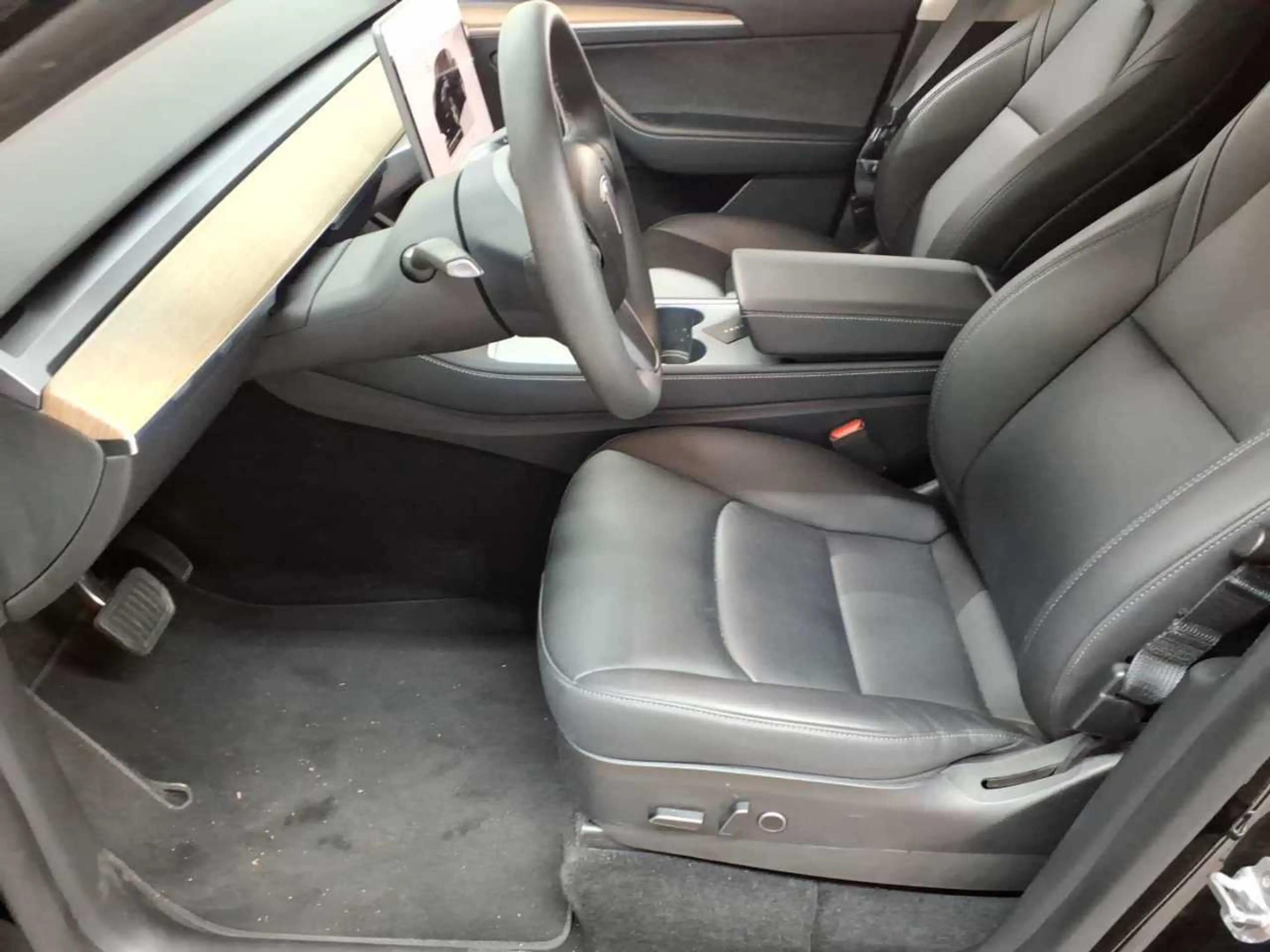 Tesla Model Y RWD — photo 7