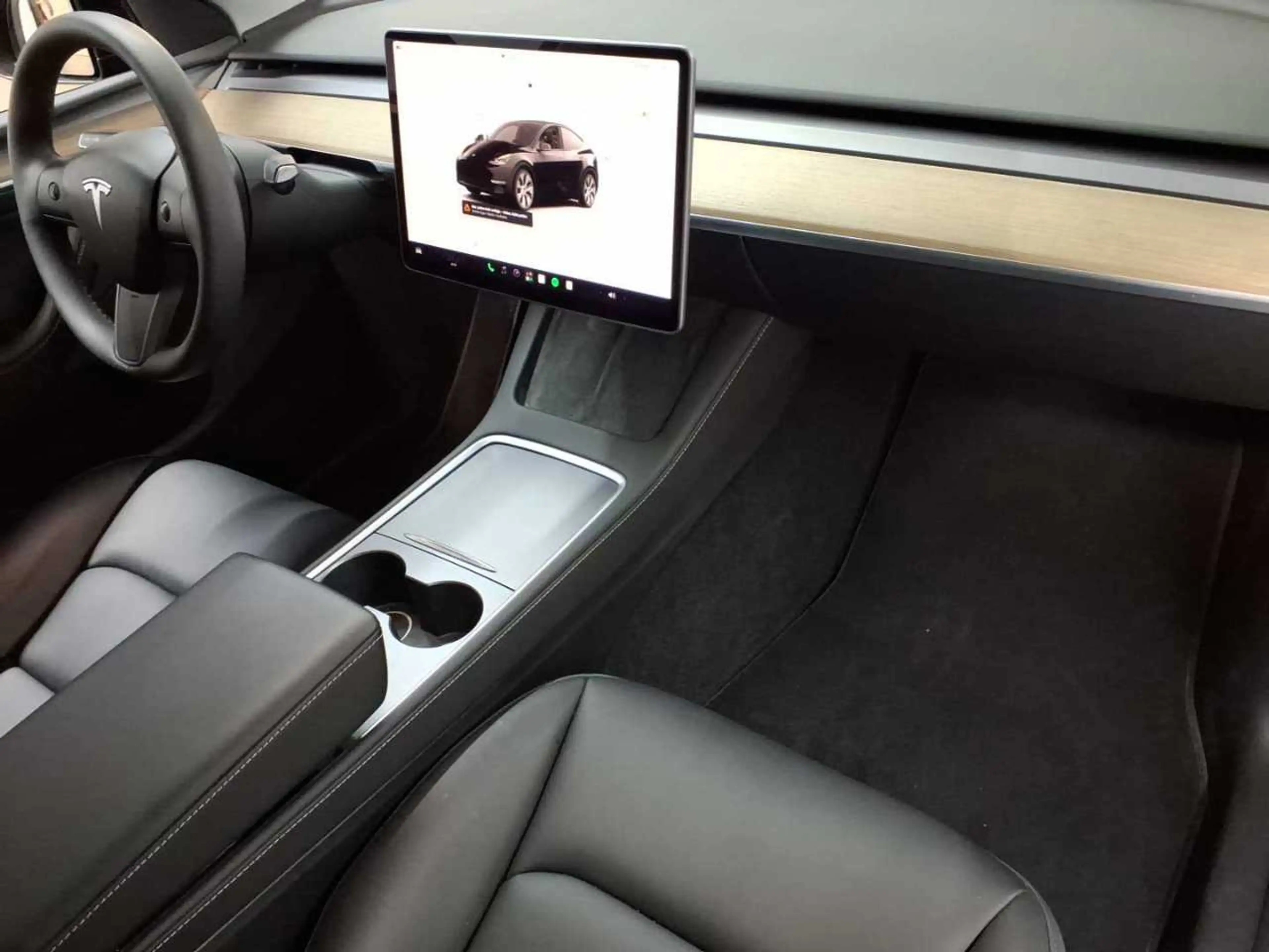 Tesla Model Y RWD — photo 9