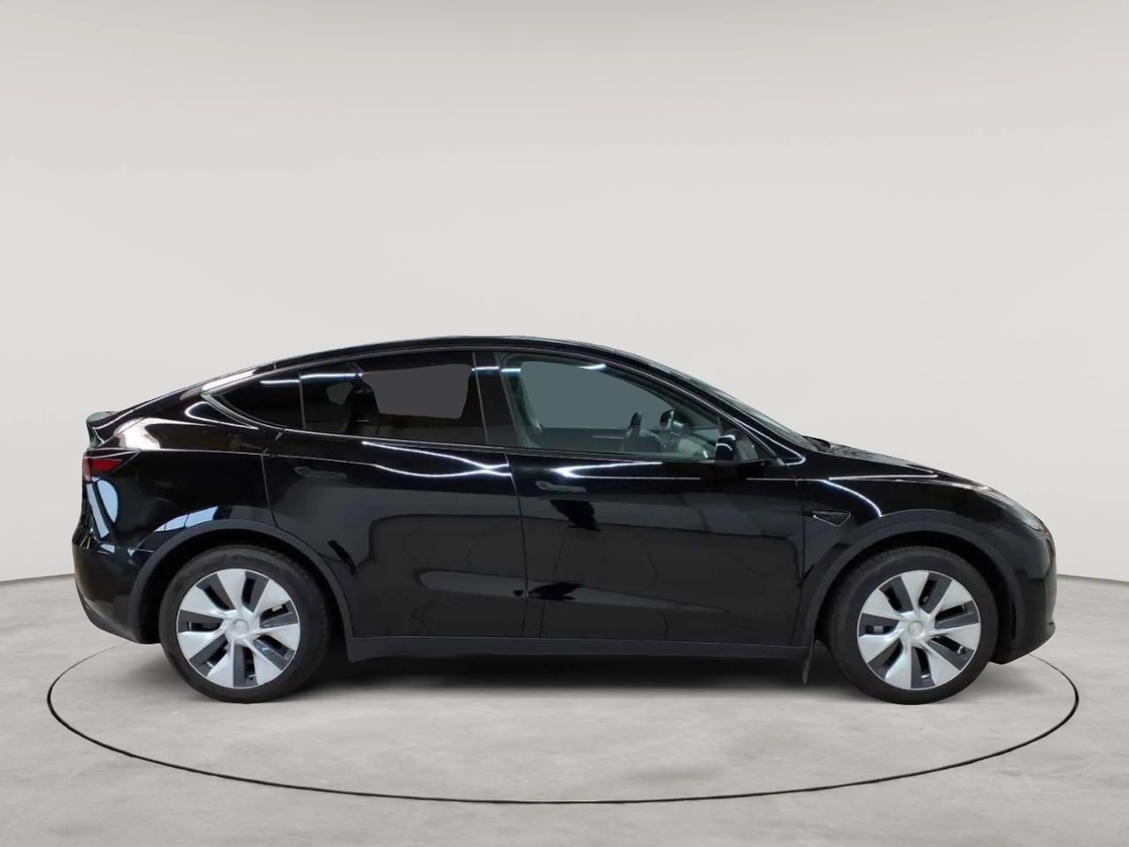 Tesla Model Y RWD — photo 3