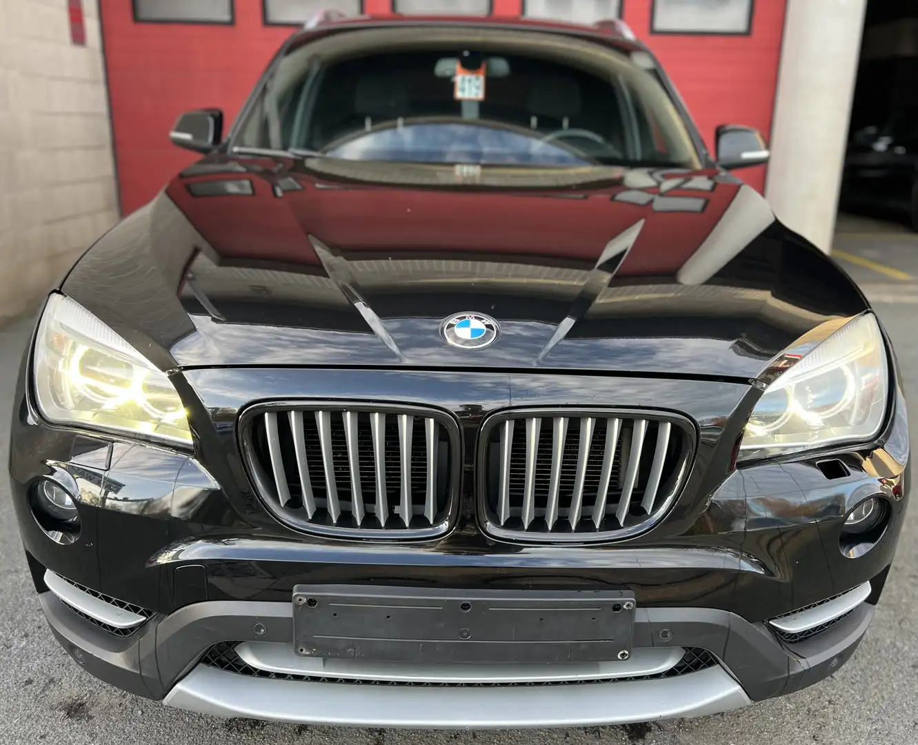 BMW X1 X1 2.0 dA sDrive18 Business Edition / BRUIT CHAINE Zwart - 2