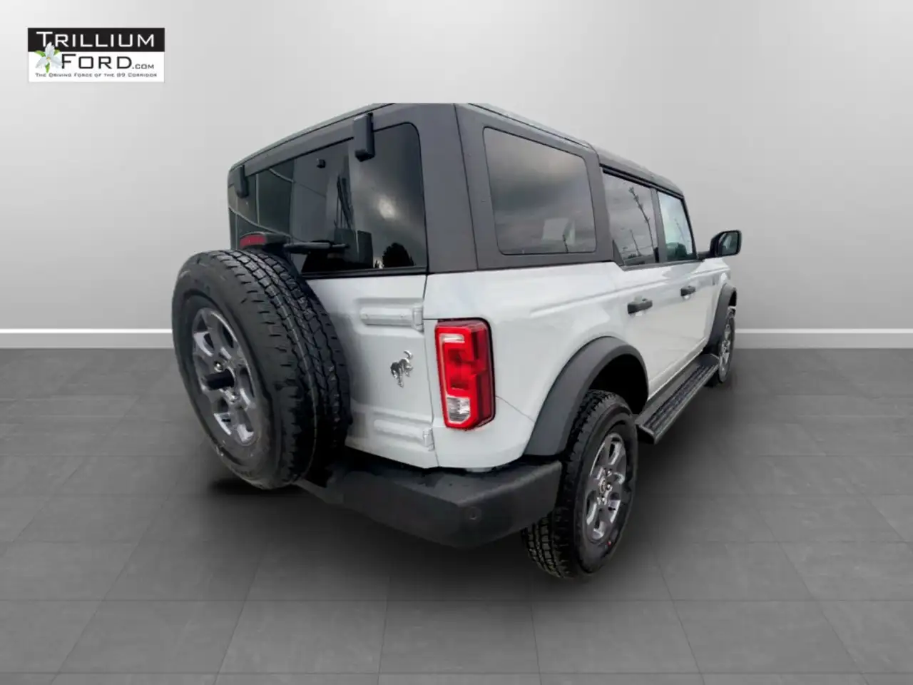 Ford Bronco photo Ford Bronco