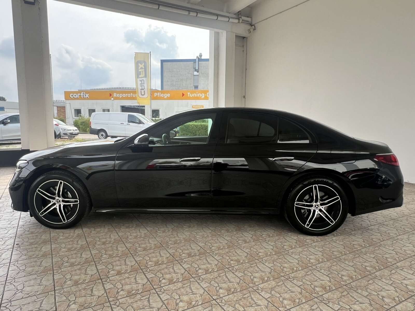 Mercedes-Benz E 300