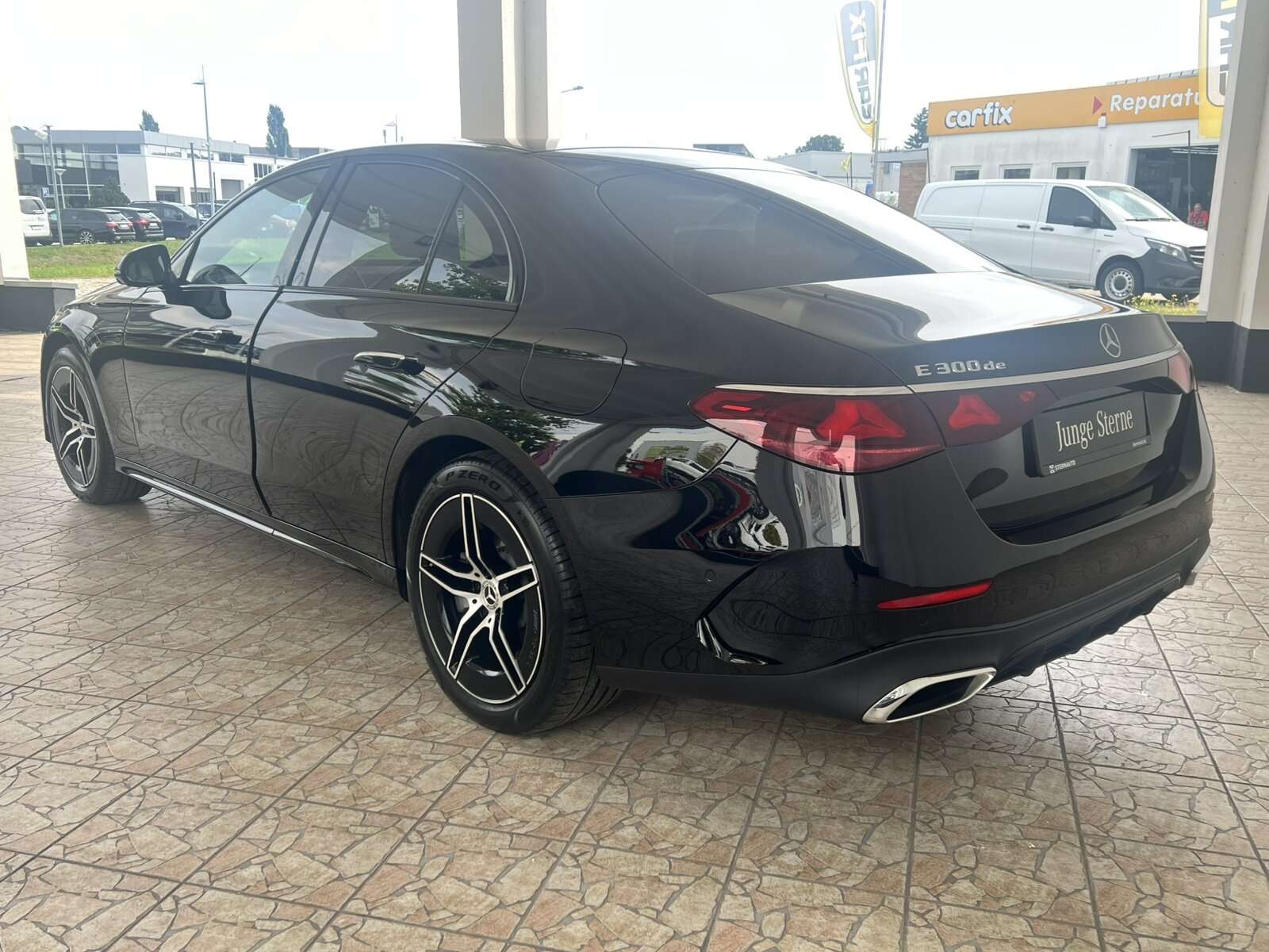 Mercedes-Benz E 300