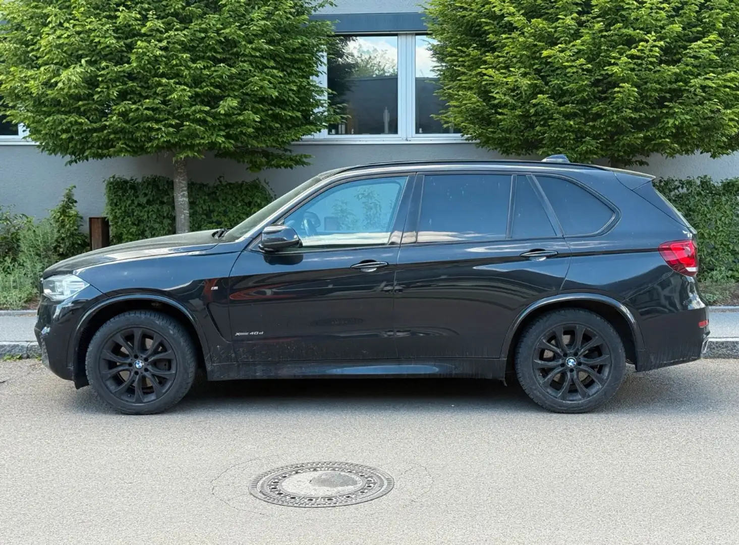 BMW X5 xDrive 40 d M Paket TV AHK EURO6 Voll MOTORSCHADEN Schwarz - 2