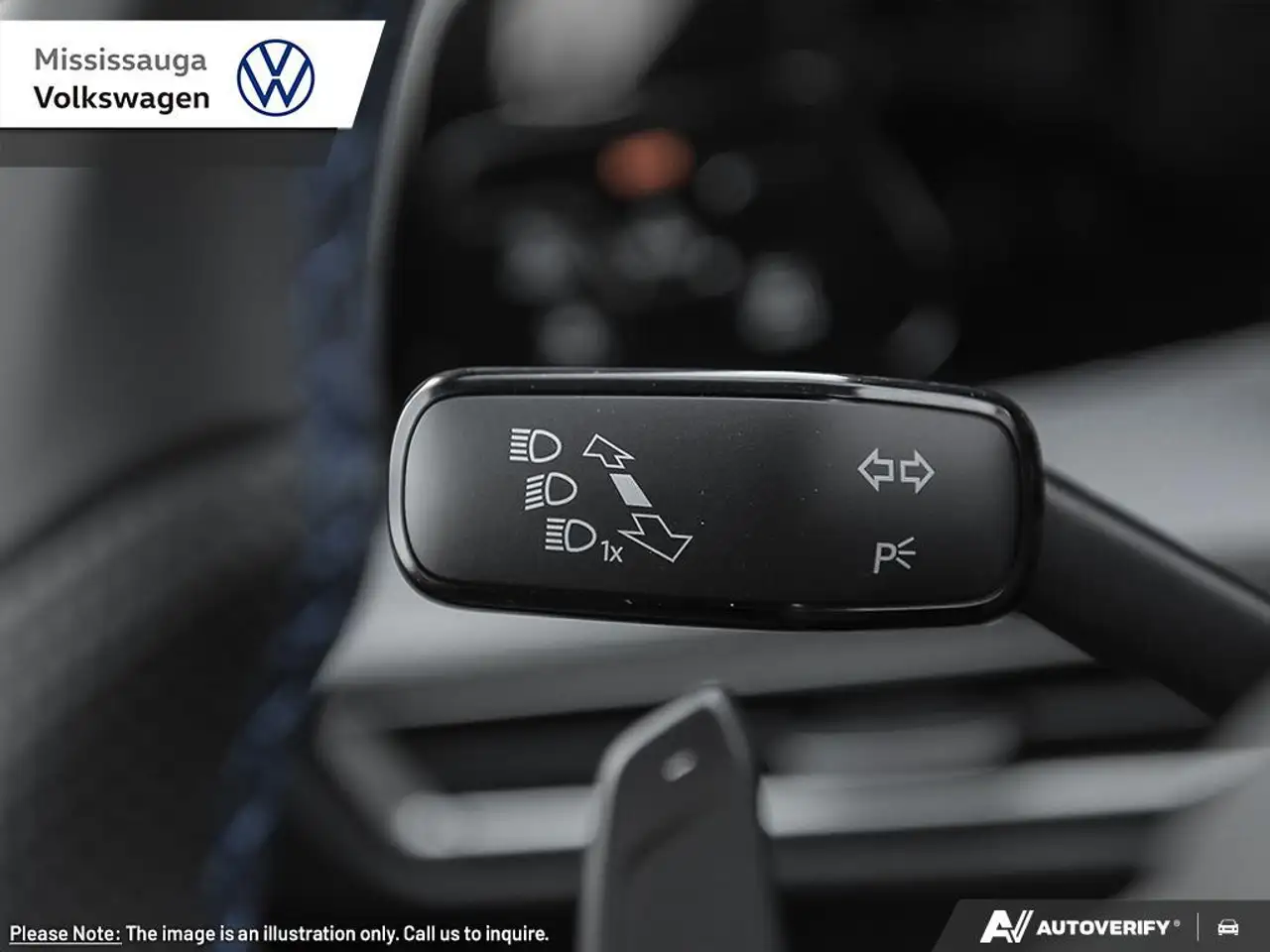 Volkswagen Golf R photo Volkswagen Golf R