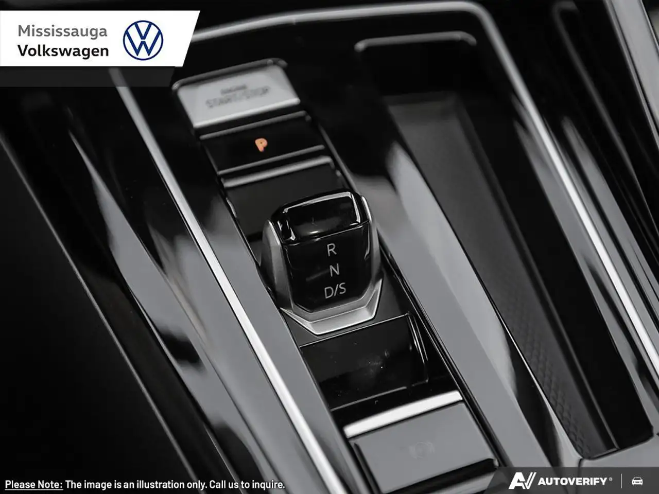 Volkswagen Golf R photo Volkswagen Golf R