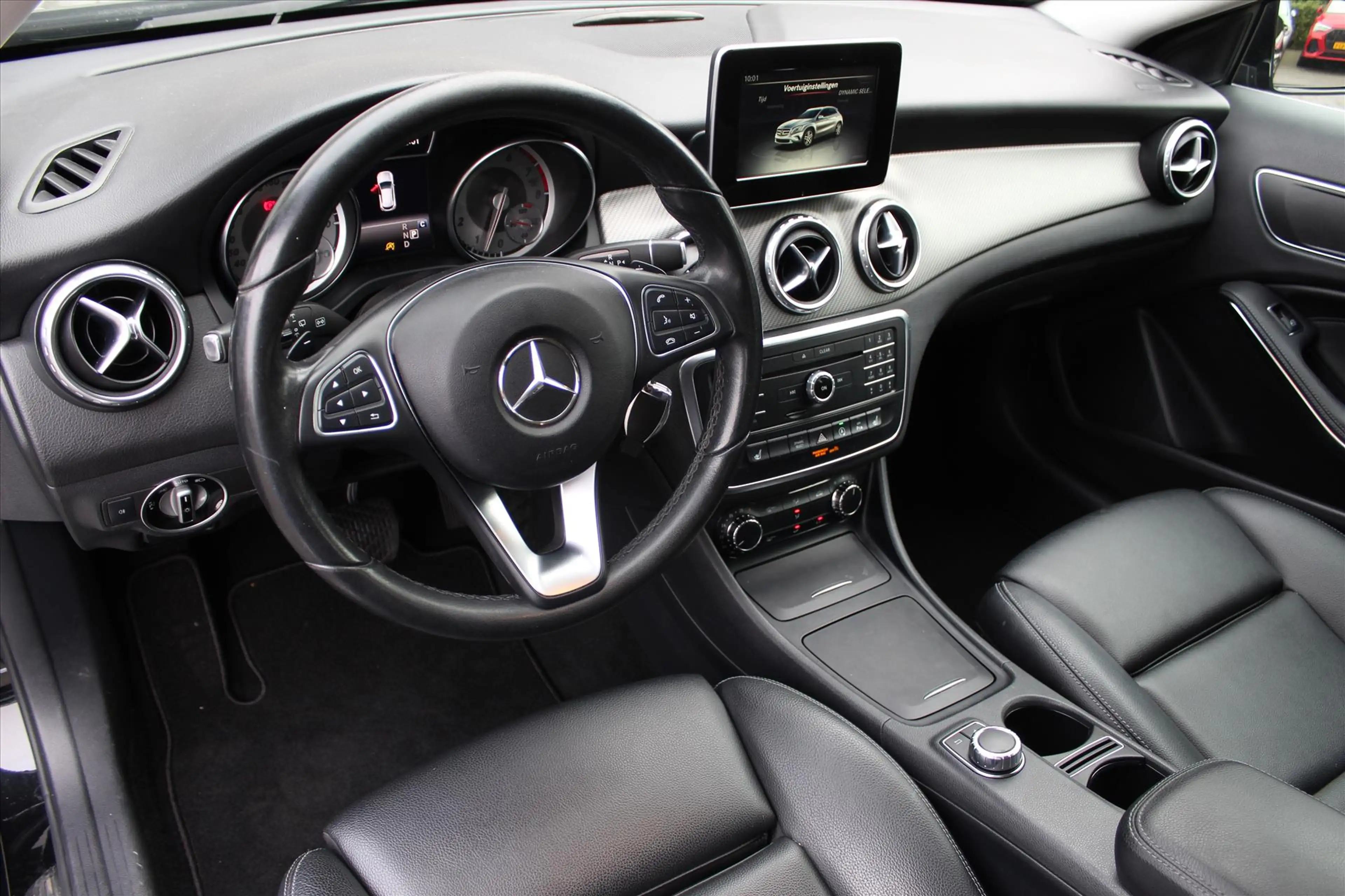 Mercedes-Benz GLA 180 Premium | NAVI | Stoelverwaming | Parkeersensoren — photo 3