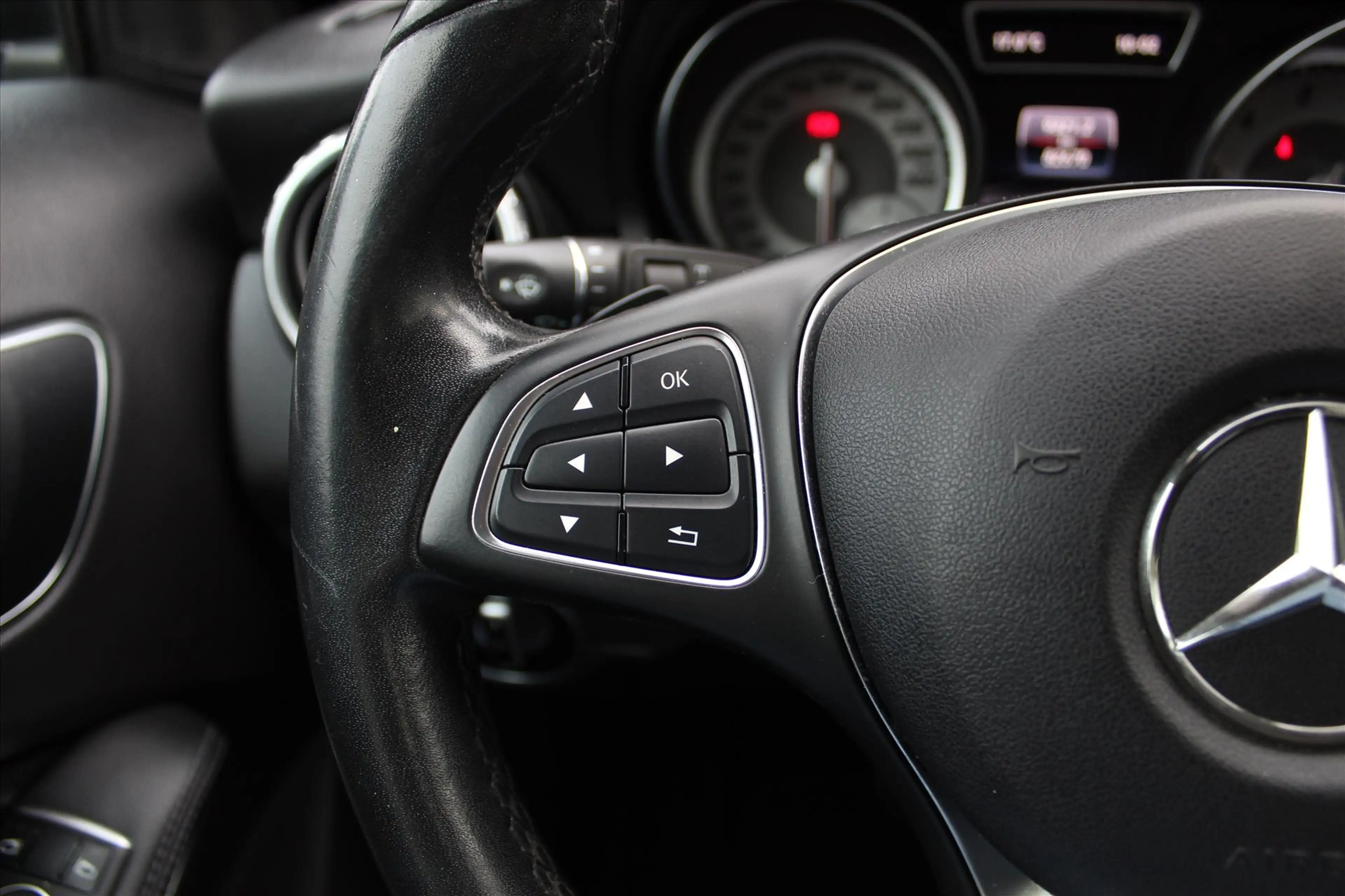 Mercedes-Benz GLA 180 Premium | NAVI | Stoelverwaming | Parkeersensoren — photo 22