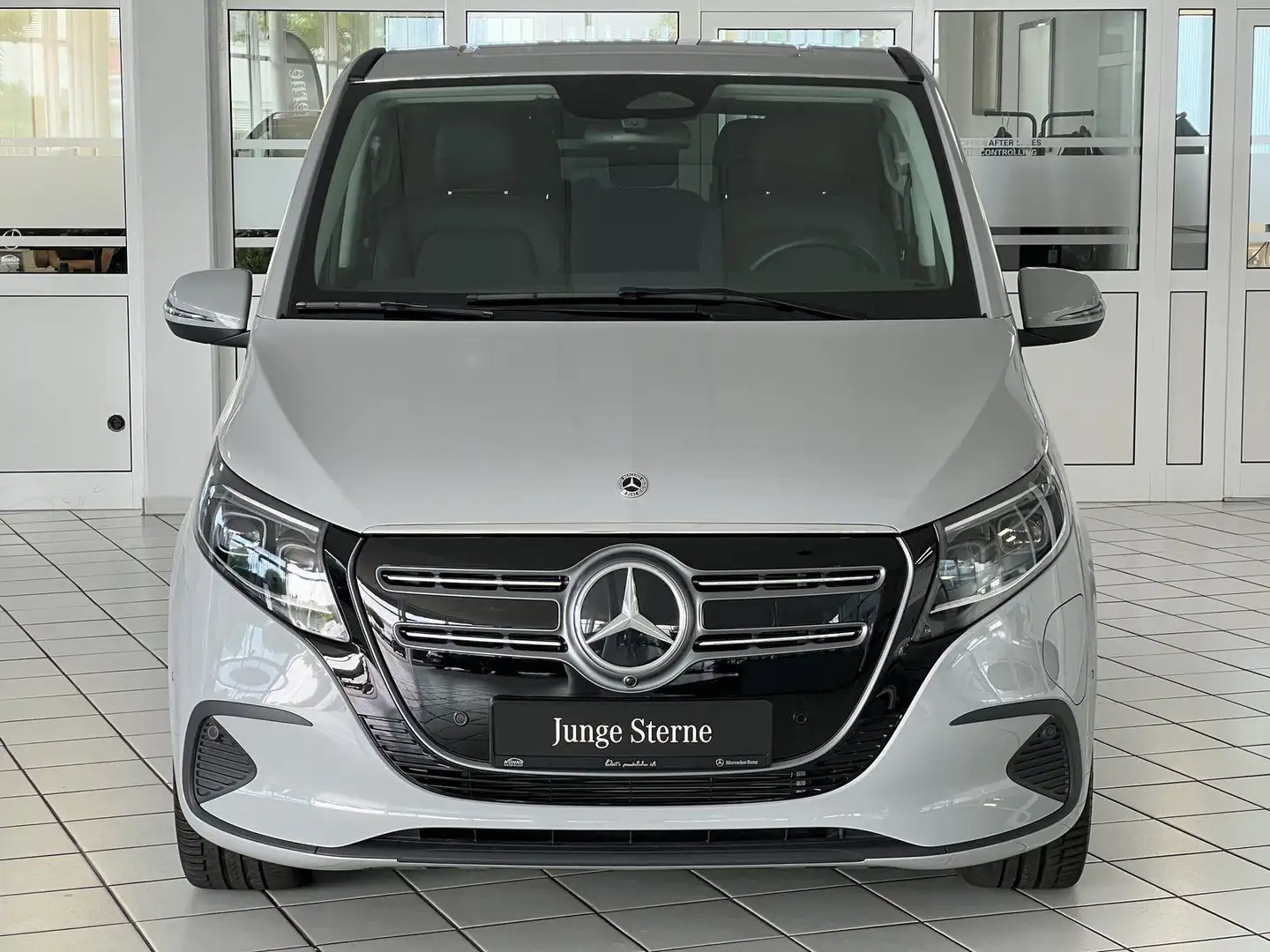 Mercedes-Benz EQV 300 300 Lang *Junge Sterne* +Wartungspaket !! Grijs - 2