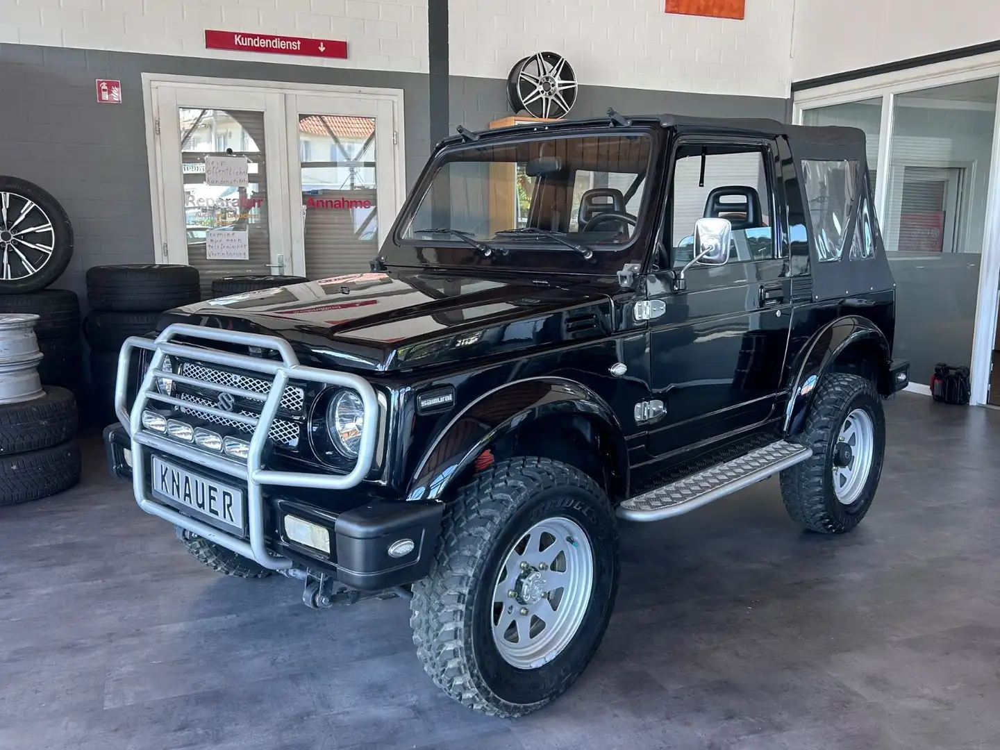 Suzuki SJ Samurai Deluxe Cabrio - 1