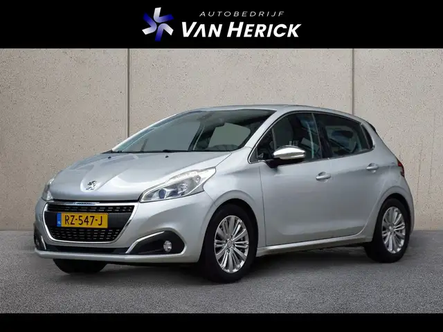 2018 Peugeot 208 in Grey for sale