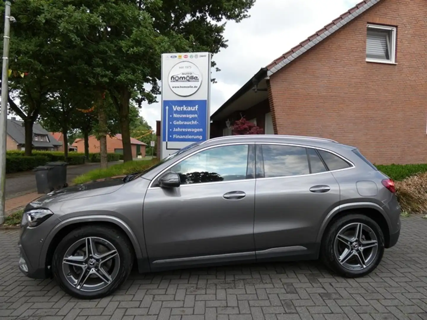 Mercedes-Benz GLA 200 d 8G-DCT "AMG" AHK LED RFK PDC ALU DIST Gris - 2