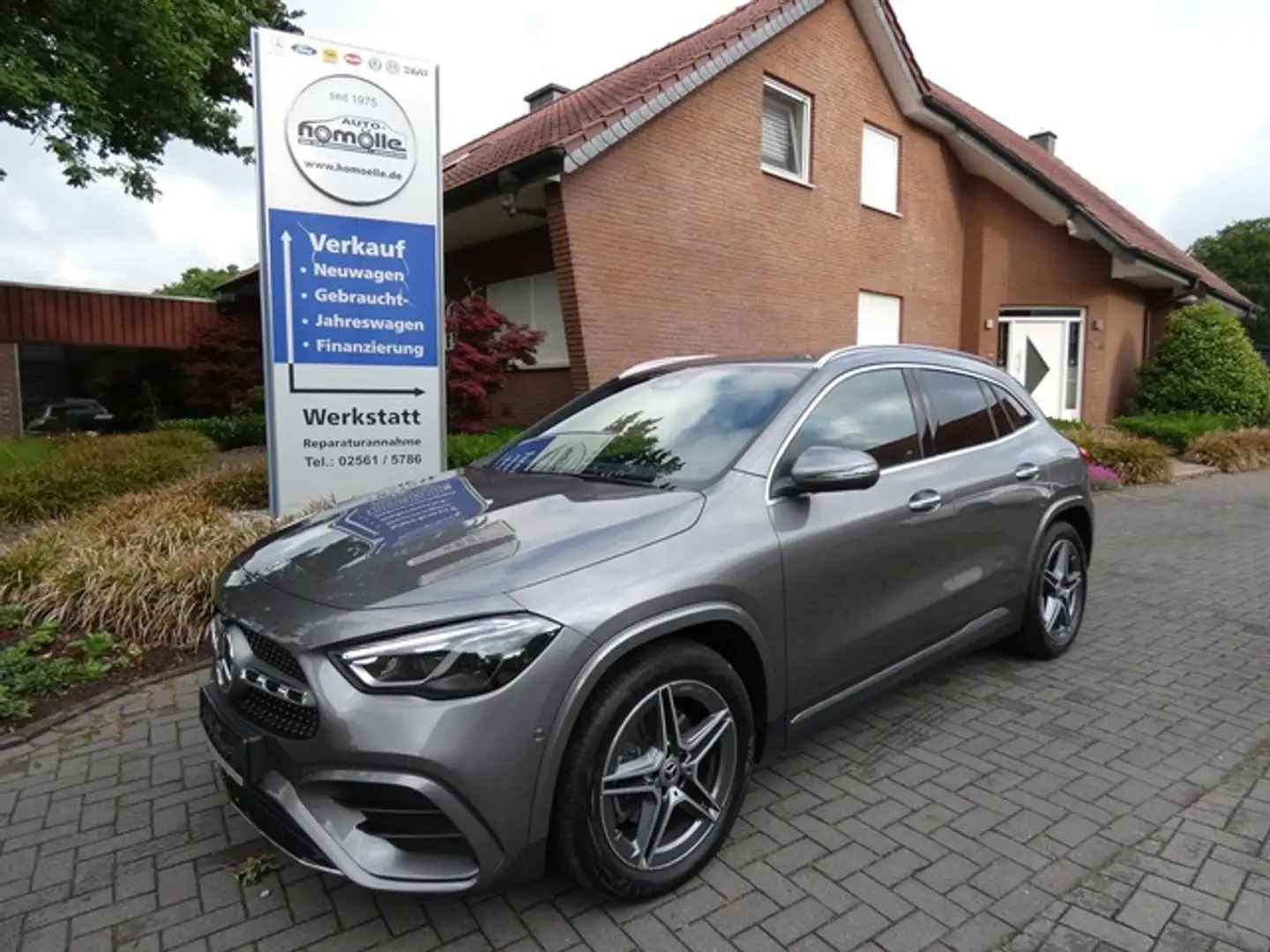 Mercedes-Benz GLA 200 d 8G-DCT "AMG" AHK LED RFK PDC ALU DIST Gris - 1