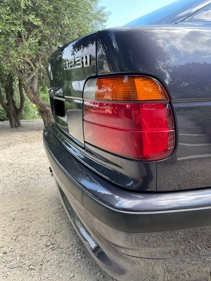 BMW 323i Ti, foto 11