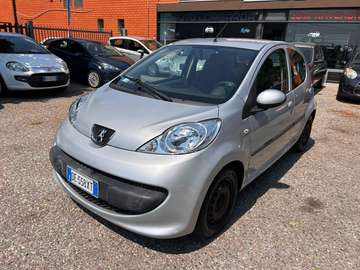 107 2006 5p 1.0 12v Plaisir 2tronic 93.000 km unico proprietario *AUTOMATICA* per NEOPATENTATI