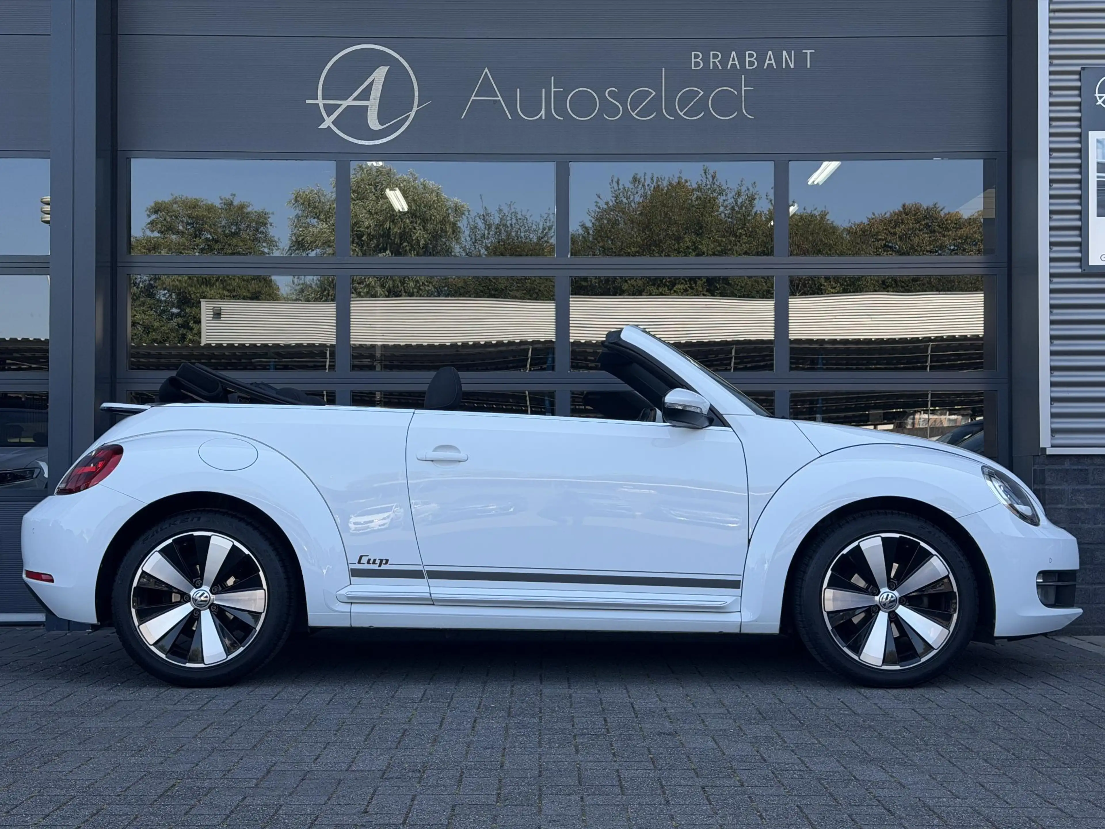 Volkswagen Beetle Cabriolet 1.2 TSI Design LED | Cruise | Stoelvw — photo 8