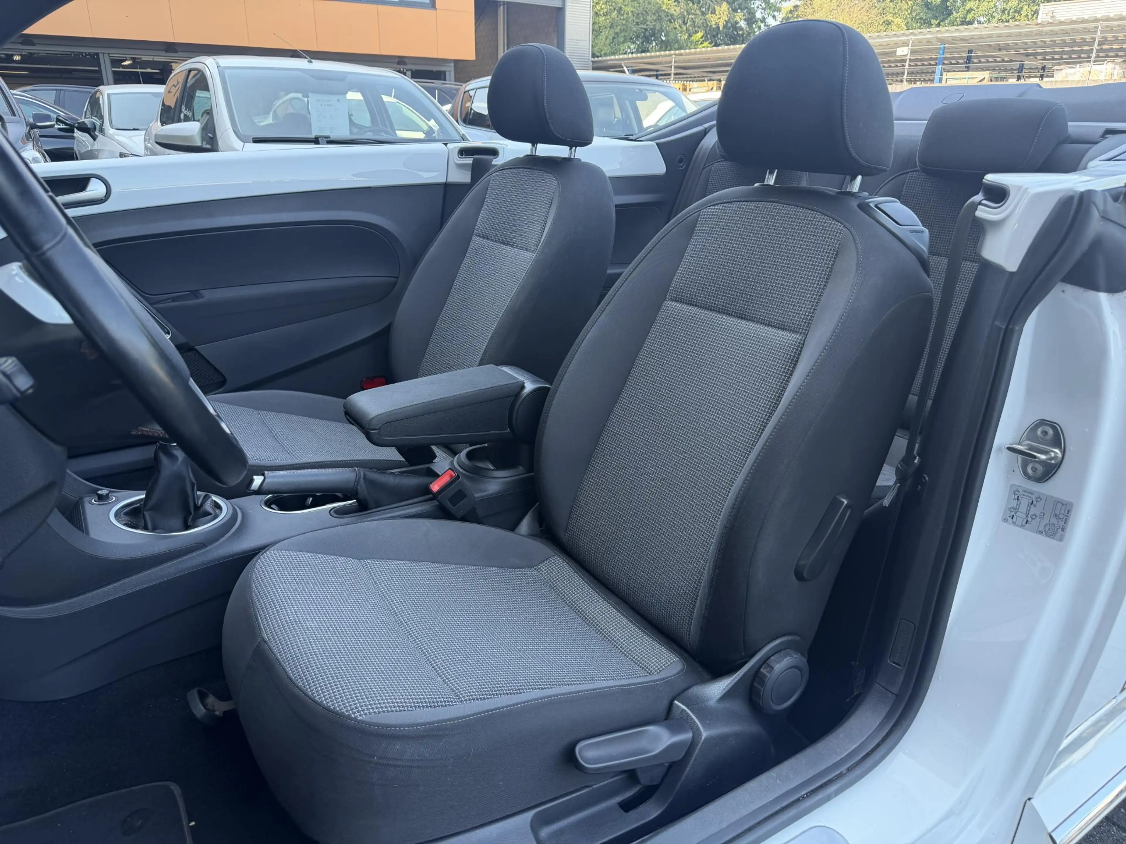 Volkswagen Beetle Cabriolet 1.2 TSI Design LED | Cruise | Stoelvw — photo 5