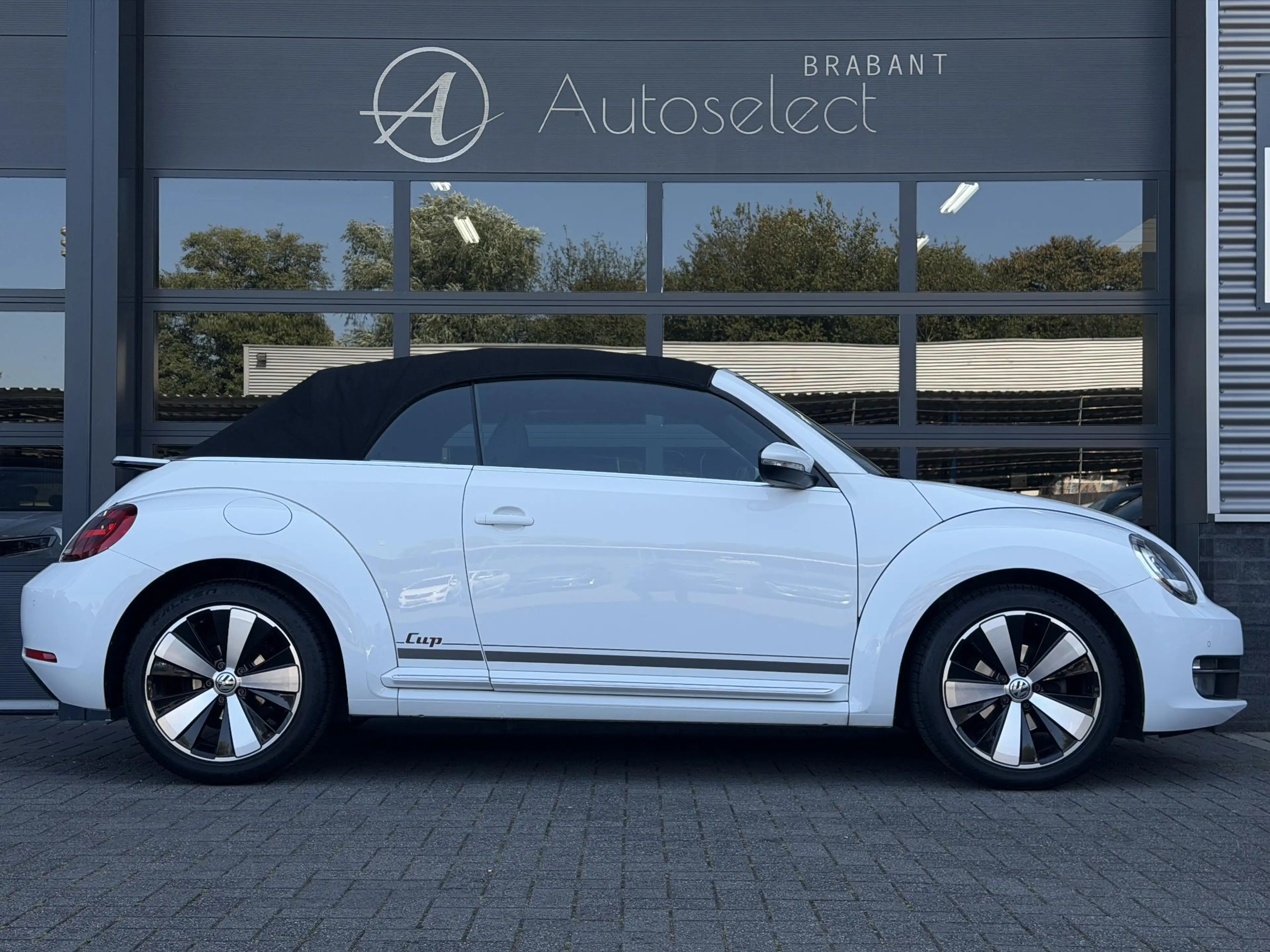 Volkswagen Beetle Cabriolet 1.2 TSI Design LED | Cruise | Stoelvw — photo 9