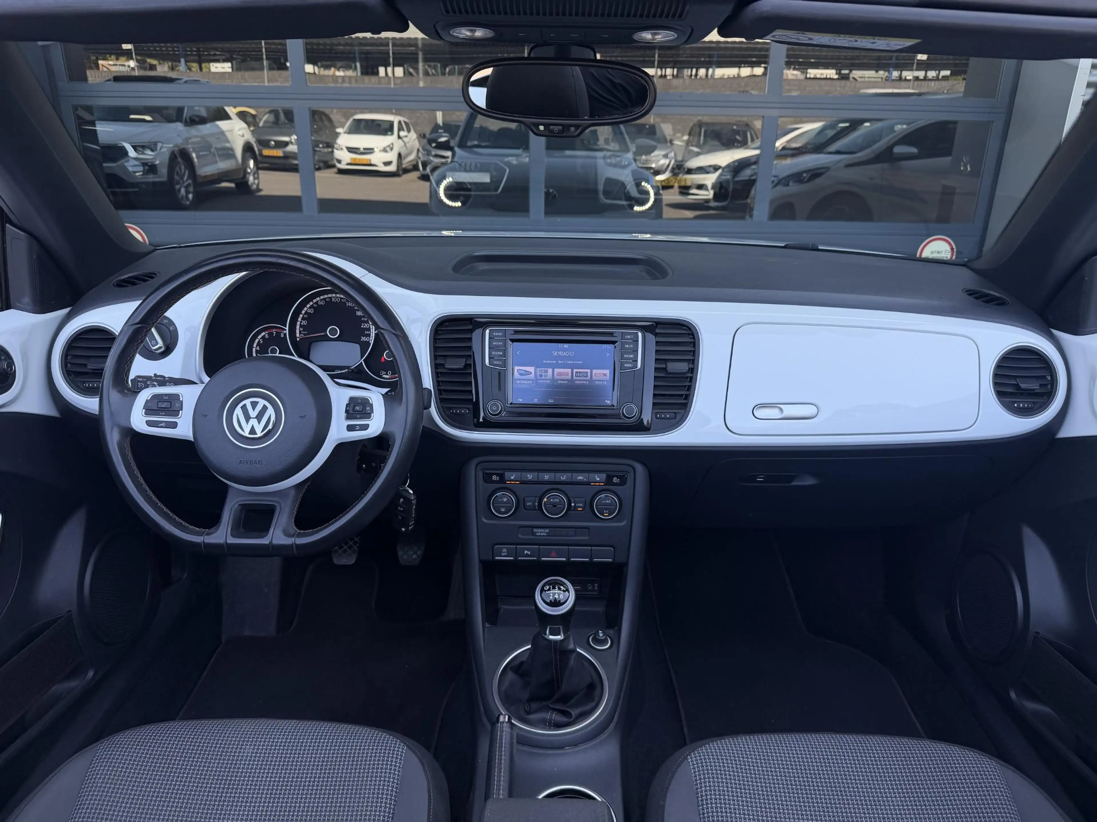 Volkswagen Beetle Cabriolet 1.2 TSI Design LED | Cruise | Stoelvw — photo 2