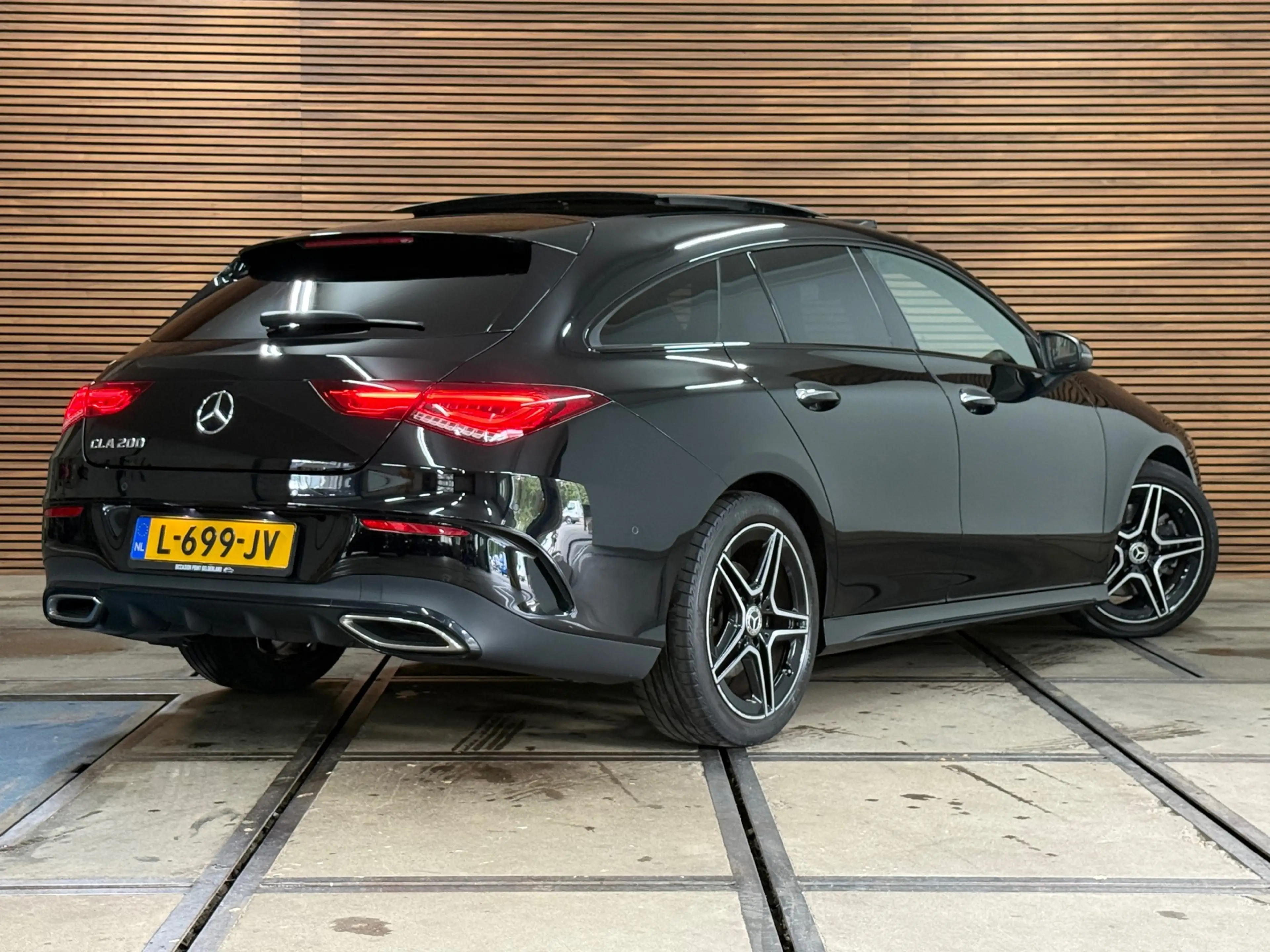 Mercedes-Benz CLA 200 SB AMG Premium Night | VOL! | Pano | Ambient | Mem — photo 4