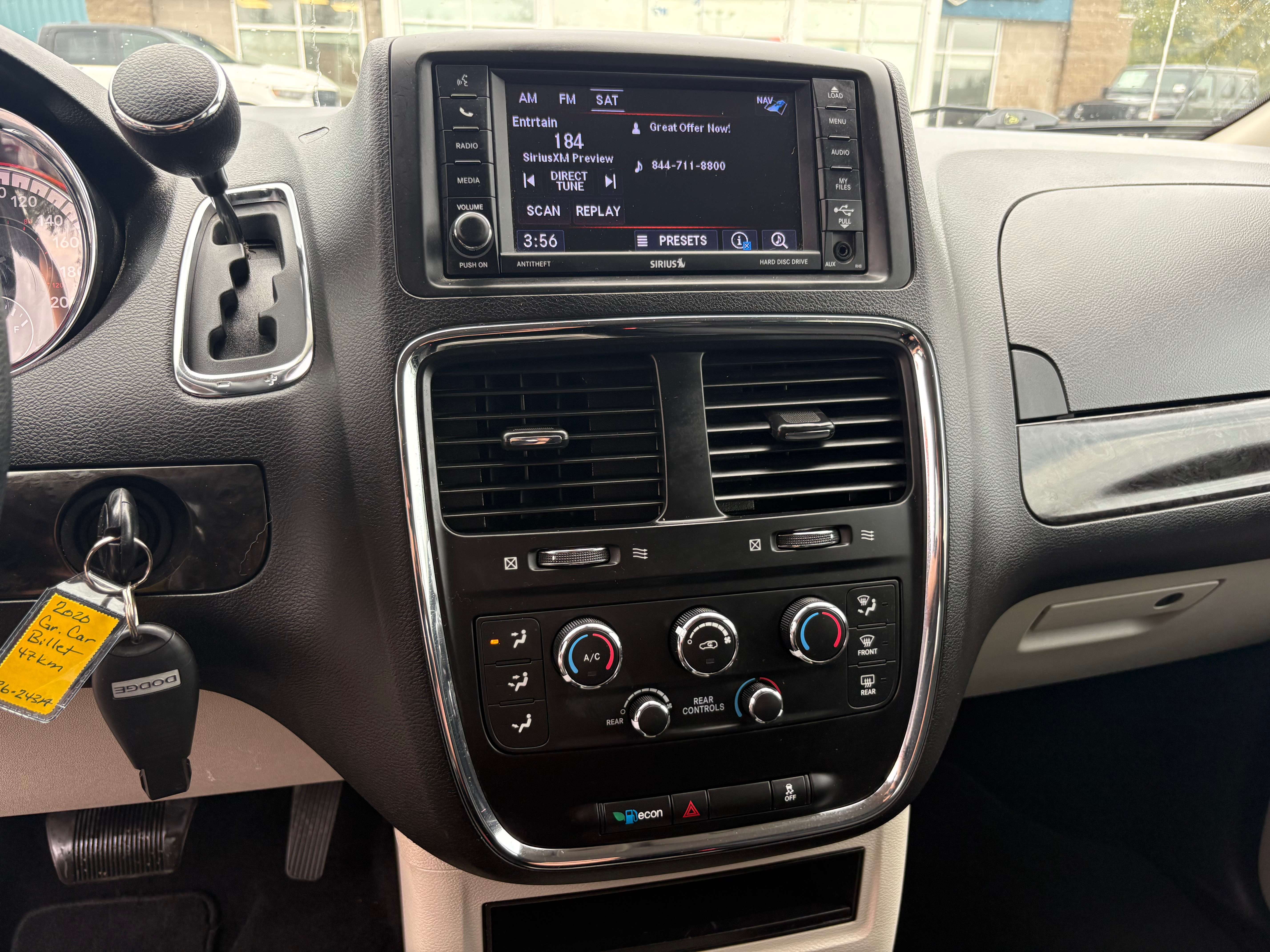 2020 Dodge Grand Caravan SXT - cruise control - hands free — снимка 1