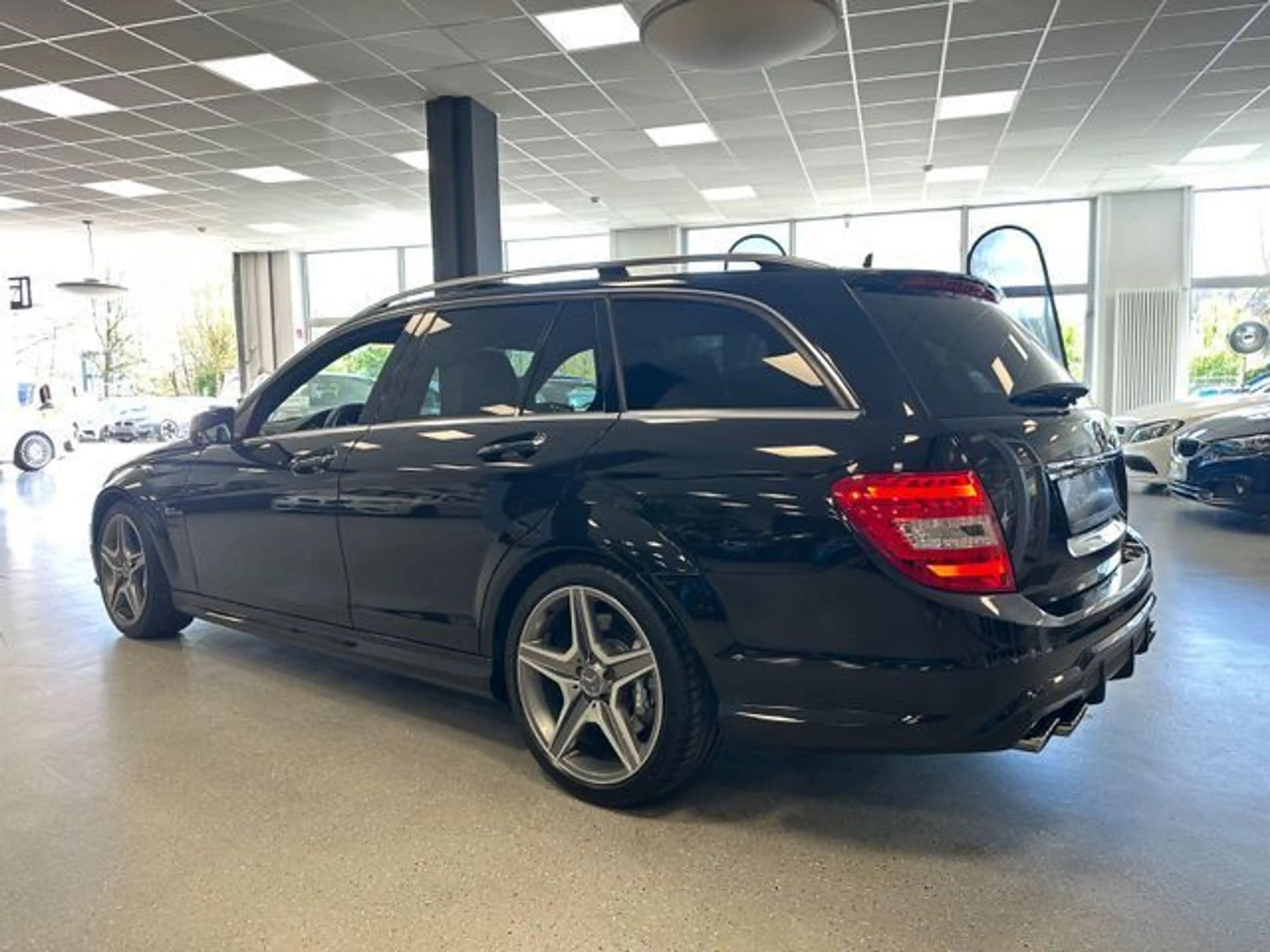 Mercedes-Benz C 63 AMG |MB S.heft|Einmalig|Unfallfrei|Inspek. — photo 13