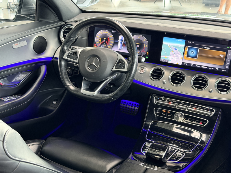 Mercedes-Benz E 220 d AMG 360°-K Pano DISTRONIC+ Ambientenbeleuchtung — photo 13