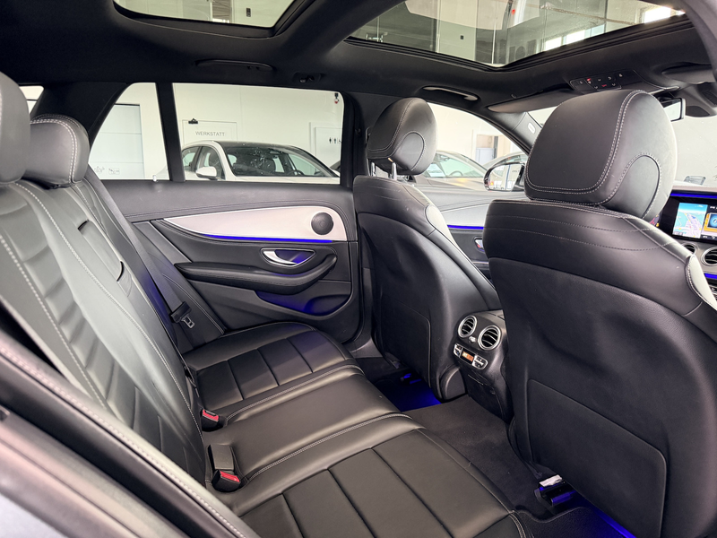 Mercedes-Benz E 220 d AMG 360°-K Pano DISTRONIC+ Ambientenbeleuchtung — photo 10