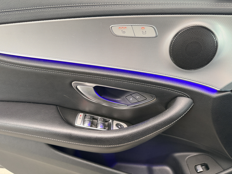 Mercedes-Benz E 220 d AMG 360°-K Pano DISTRONIC+ Ambientenbeleuchtung — photo 8