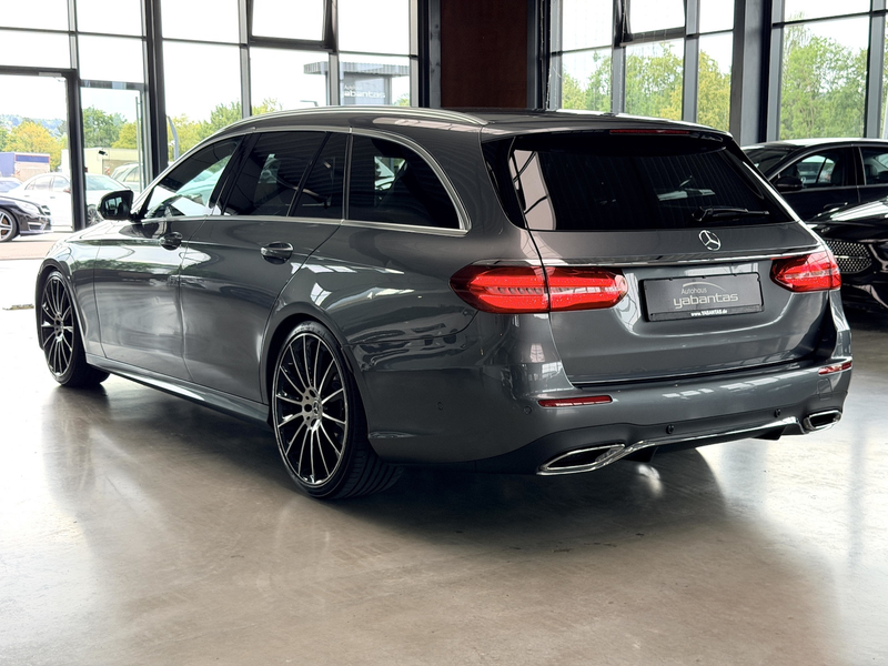 Mercedes-Benz E 220 d AMG 360°-K Pano DISTRONIC+ Ambientenbeleuchtung — photo 4