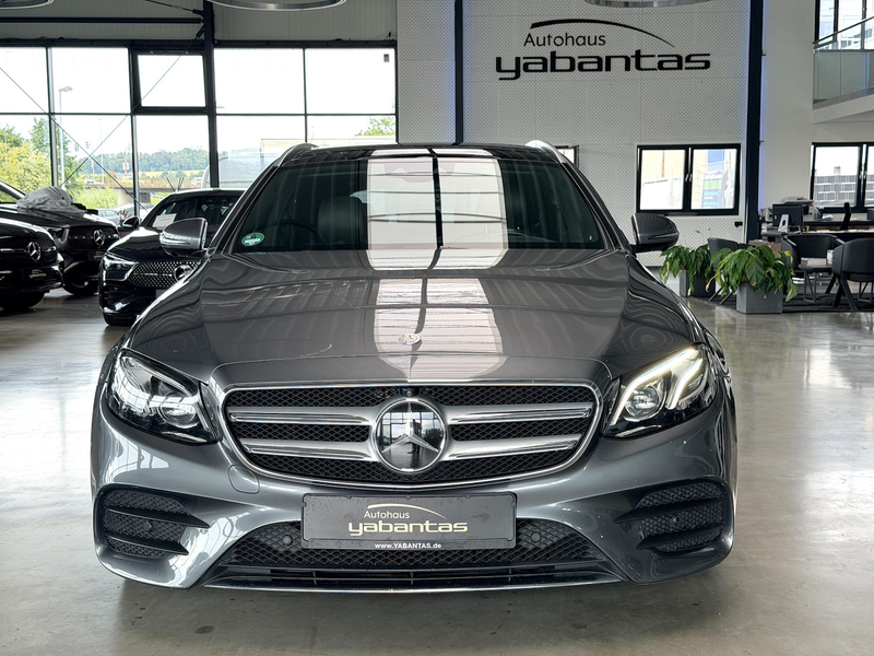Mercedes-Benz E 220 d AMG 360°-K Pano DISTRONIC+ Ambientenbeleuchtung — photo 2