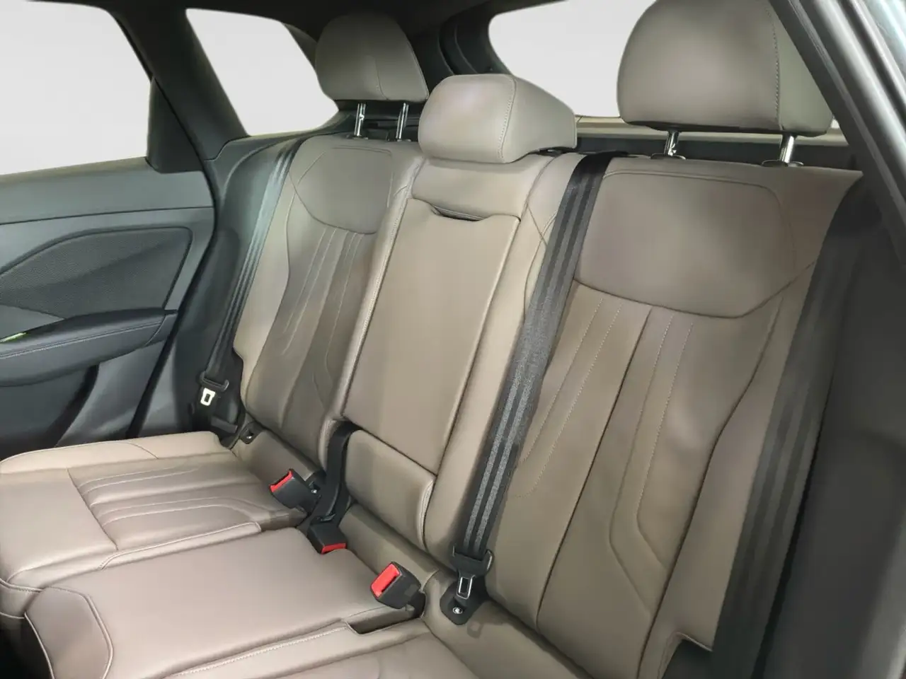 Audi Q3 снимка Audi Q3