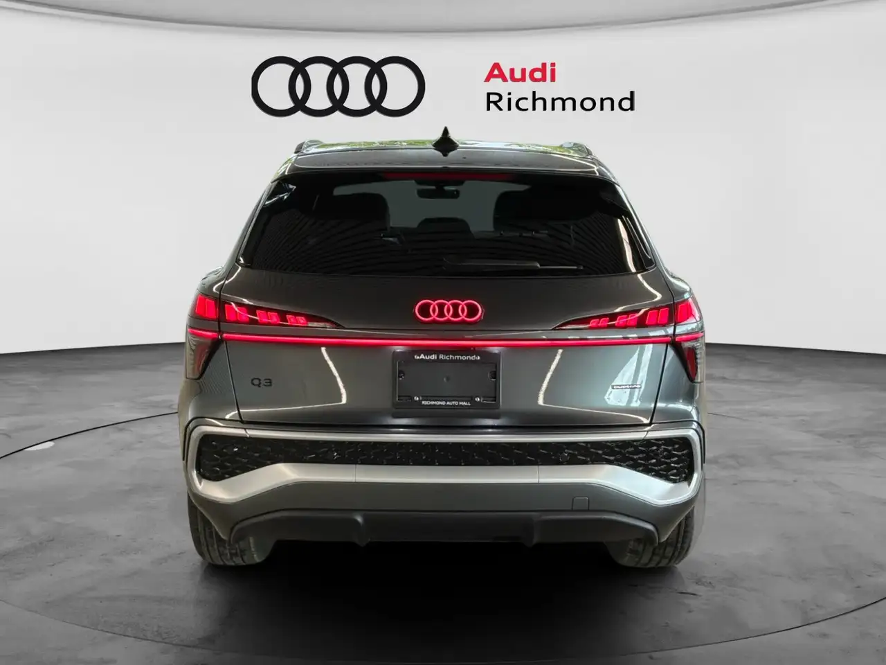 Audi Q3 снимка Audi Q3