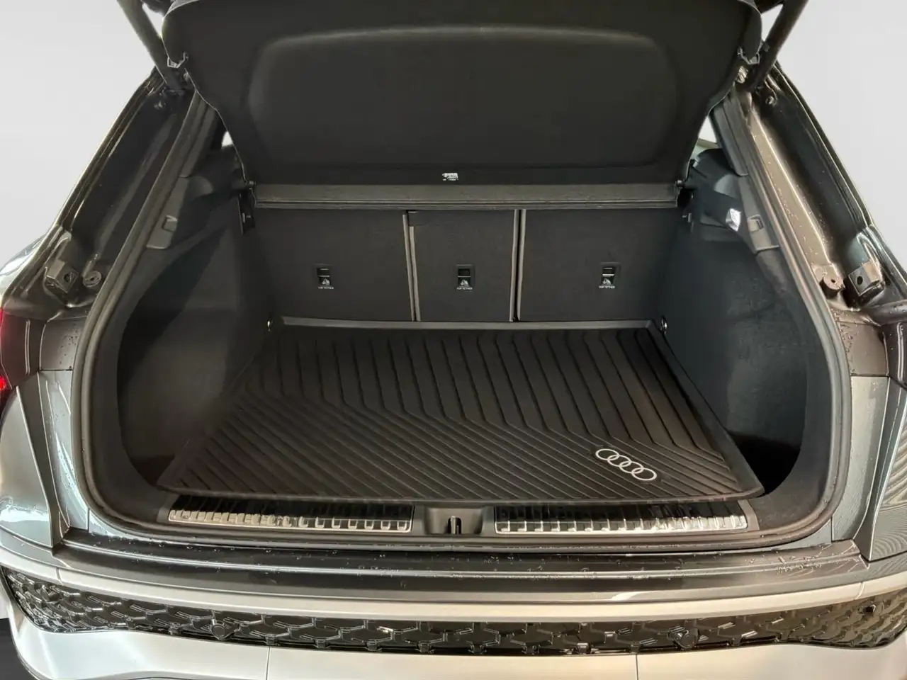 Audi Q3 снимка Audi Q3