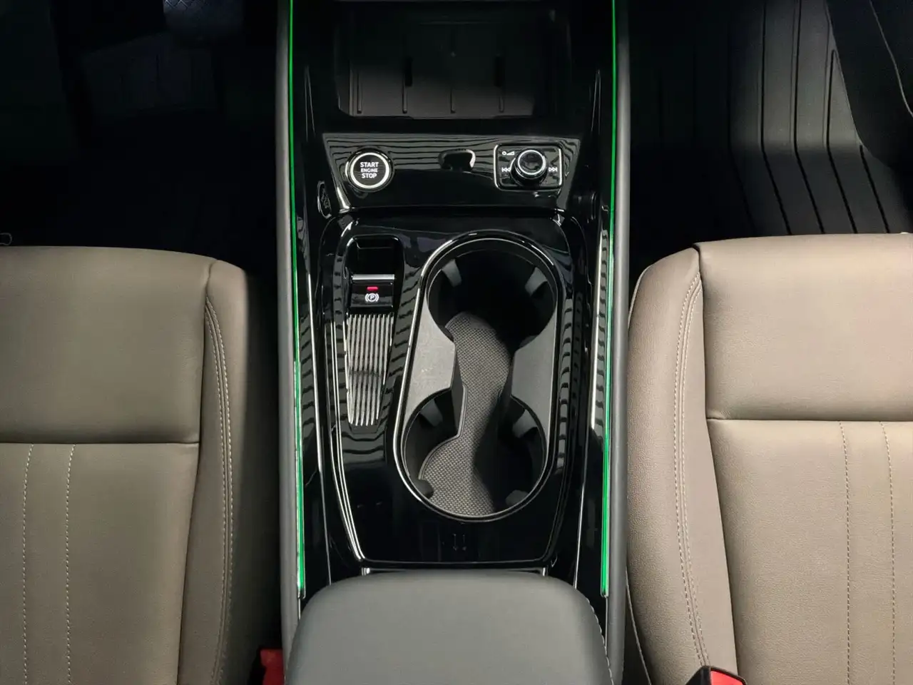 Audi Q3 снимка Audi Q3