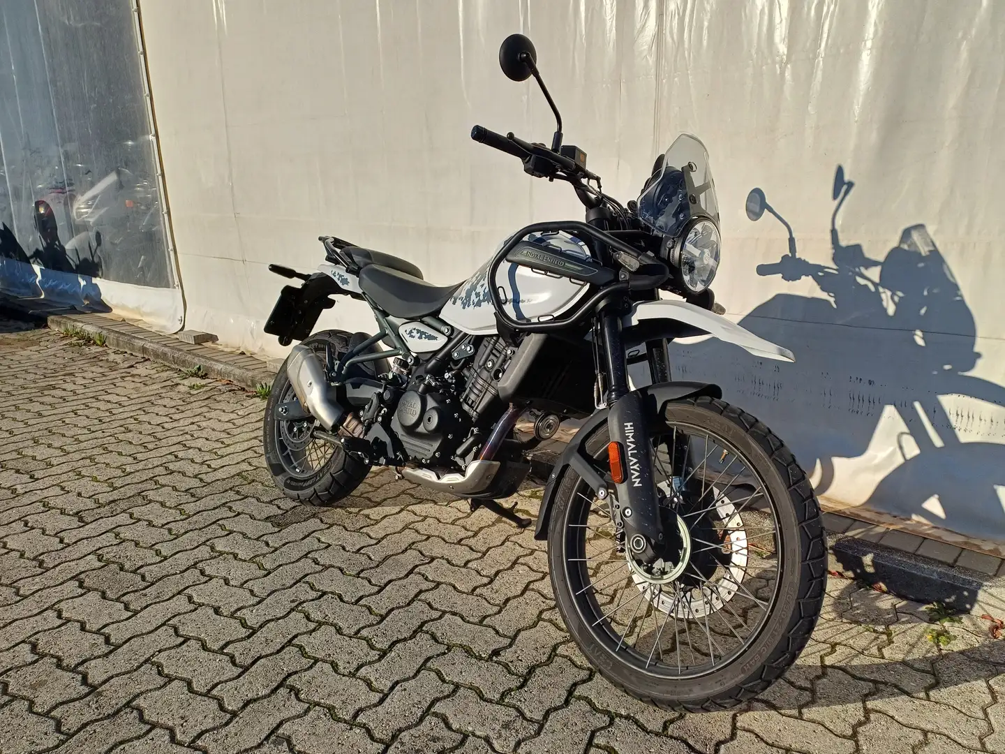 Royal Enfield Himalayan R.E. HIMALAYAN 450 KAMET WHITE 2024 KM 7.650 Blanco - 1