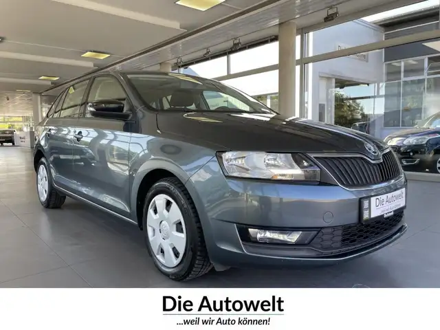 Skoda Rapid Spaceback Drive 1,4 TDI DSG NAVI PANO SHZG Klima
