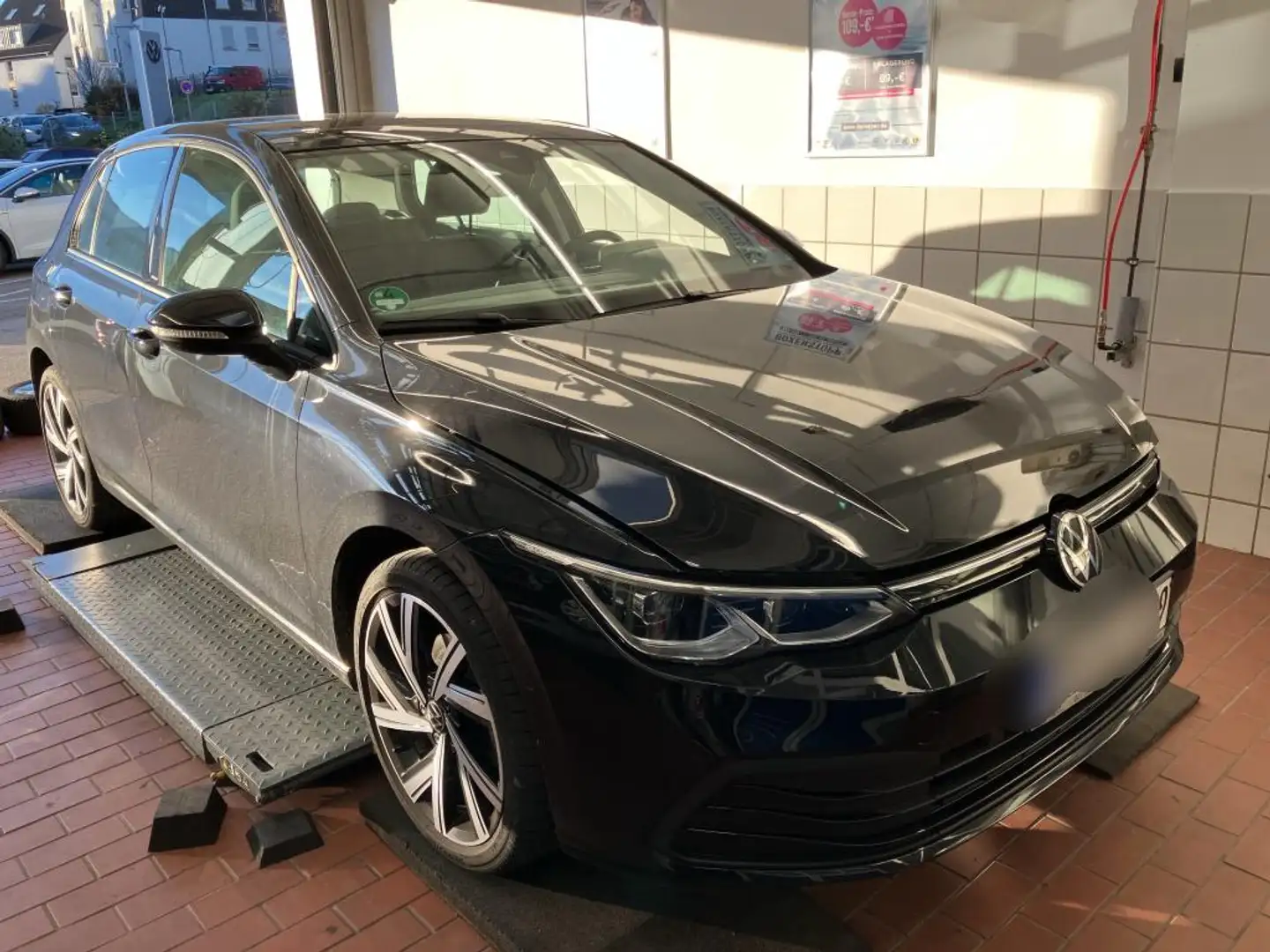 Volkswagen Golf Life 1.5 TSI NAVI PANORAMA IQ LIGHT HEAD UP HARMAN  ACC ALU APS SITZHEIZUNG CLIMATRONIC Schwarz - 2