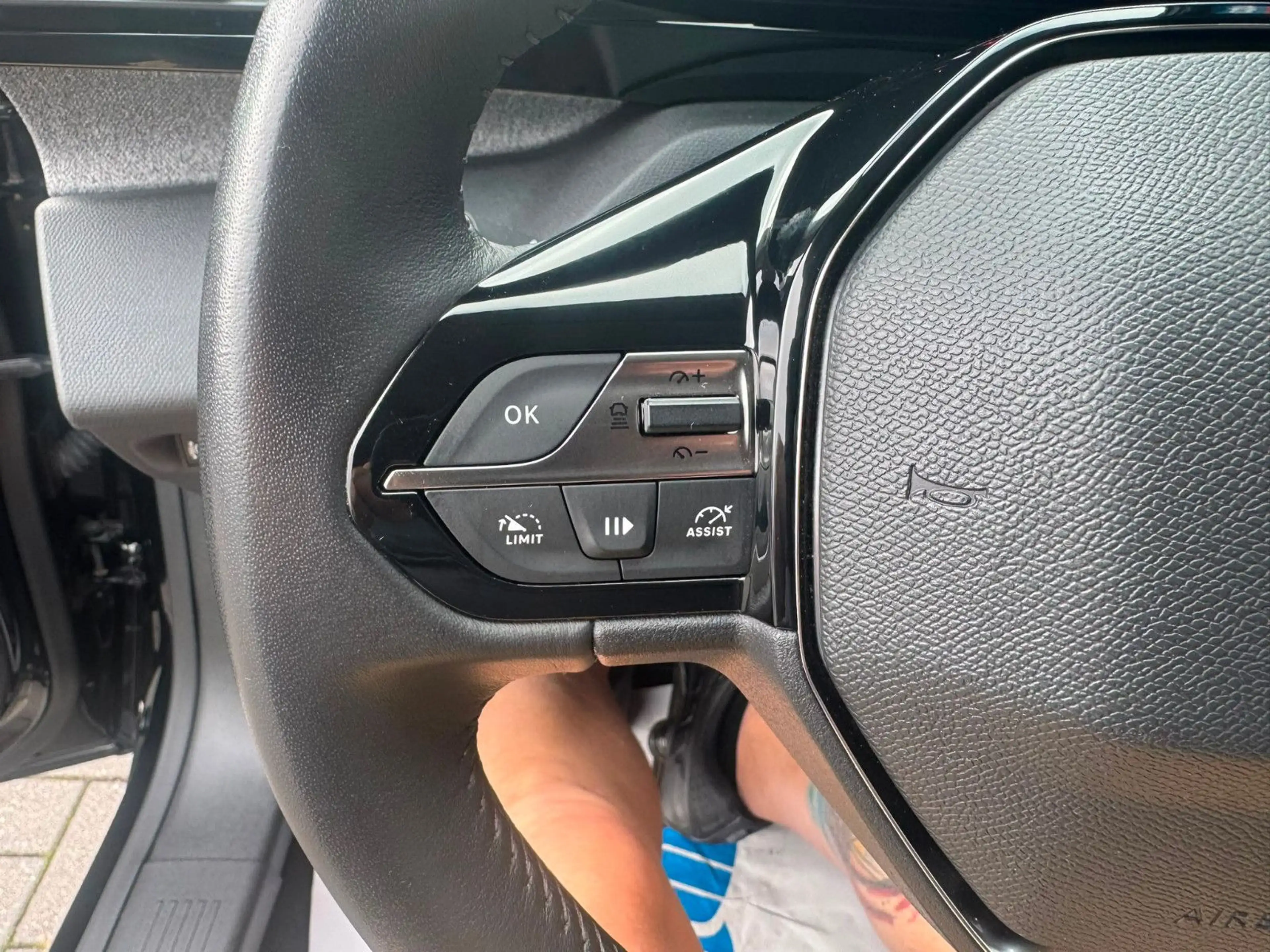 Peugeot 308 SW 1.5HDI Allure Pack*LED*NAVI*KAMERA* — photo 14